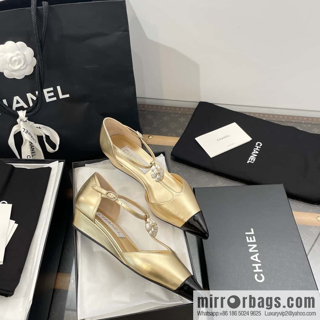 CHANEL Xiaoxiang Early Spring Camellia 🥰 Pointed Wedge Heel Single Shoes