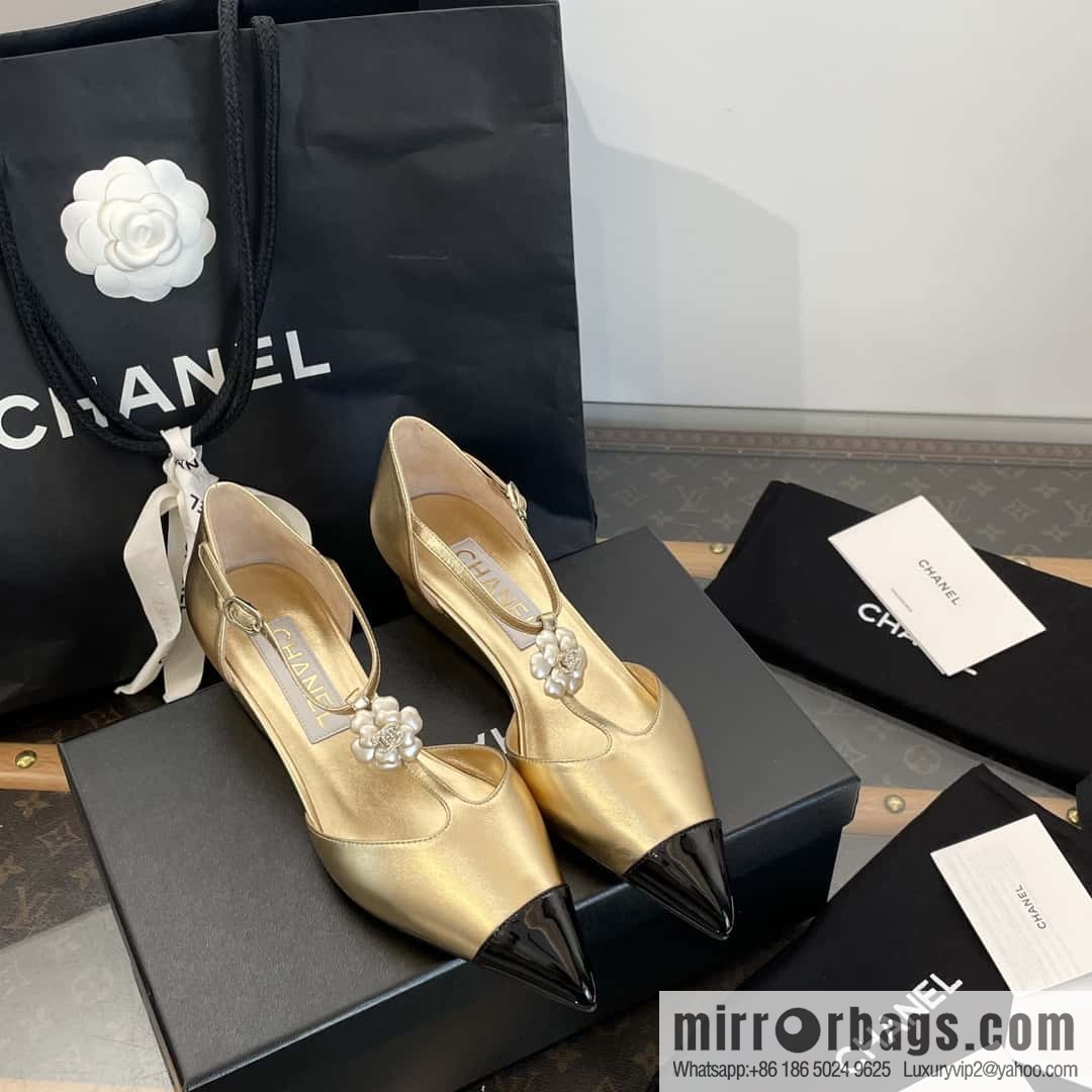 CHANEL Xiaoxiang Early Spring Camellia 🥰 Pointed Wedge Heel Single Shoes