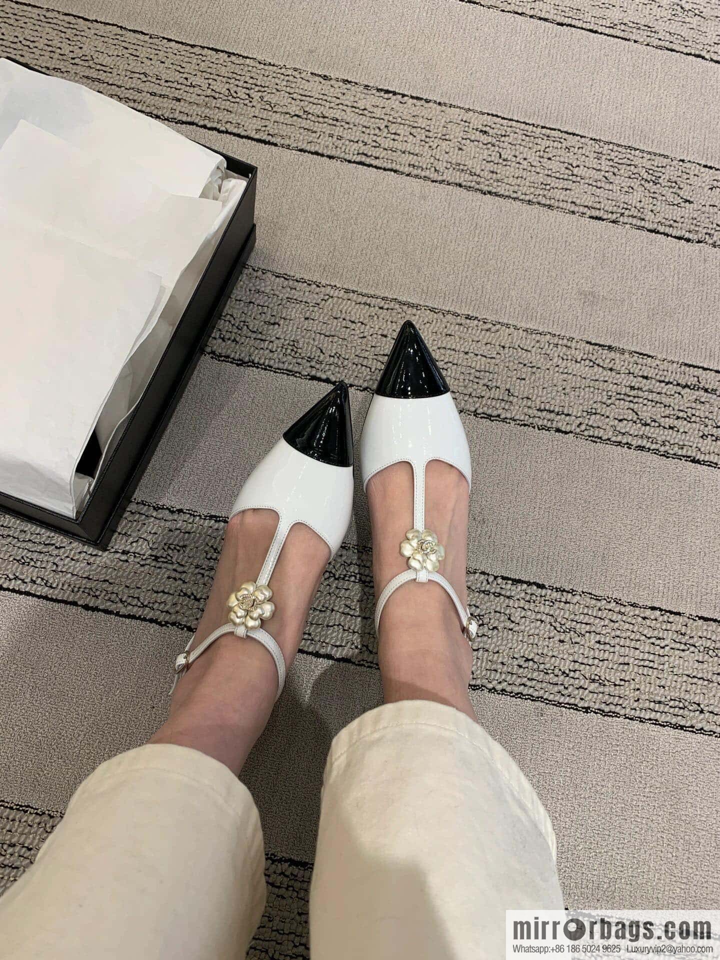 CHANEL Xiaoxiang Early Spring Camellia 🥰 Pointed Wedge Heel Single Shoes