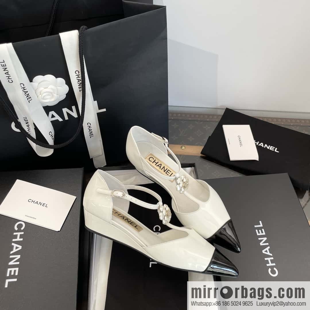 CHANEL Xiaoxiang Early Spring Camellia 🥰 Pointed Wedge Heel Single Shoes