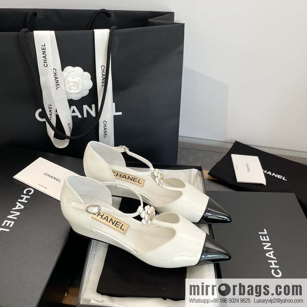 CHANEL Xiaoxiang Early Spring Camellia 🥰 Pointed Wedge Heel Single Shoes