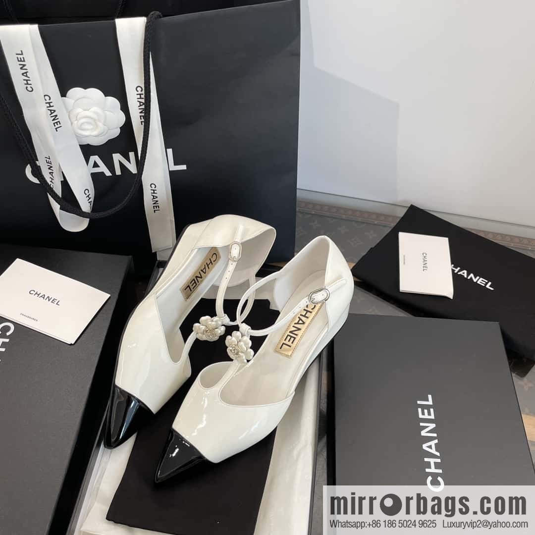 CHANEL Xiaoxiang Early Spring Camellia 🥰 Pointed Wedge Heel Single Shoes