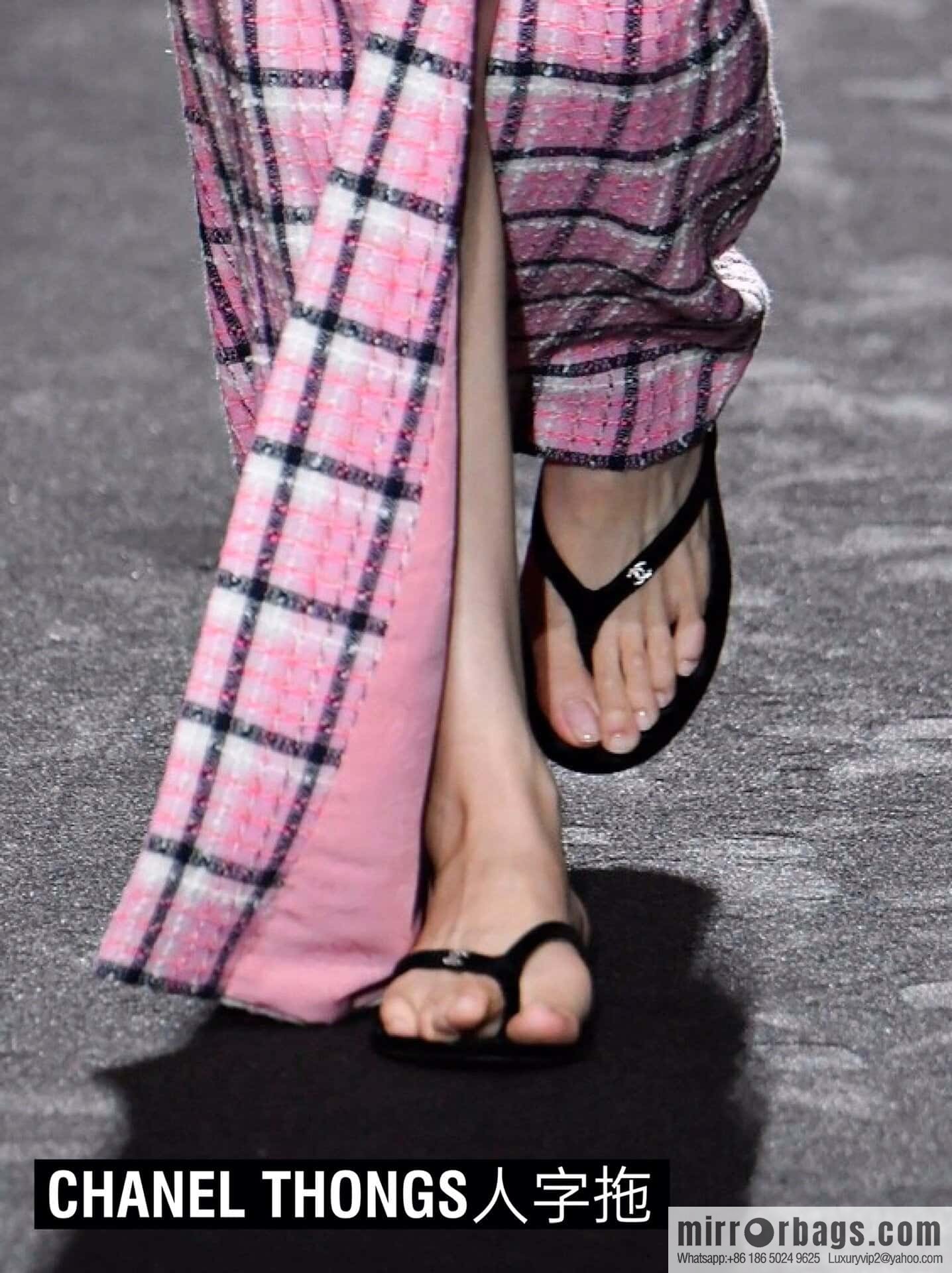 CHANEL Xiaoxiang spring and summer velvet, double C rhinestone buckle flip-flop slippers