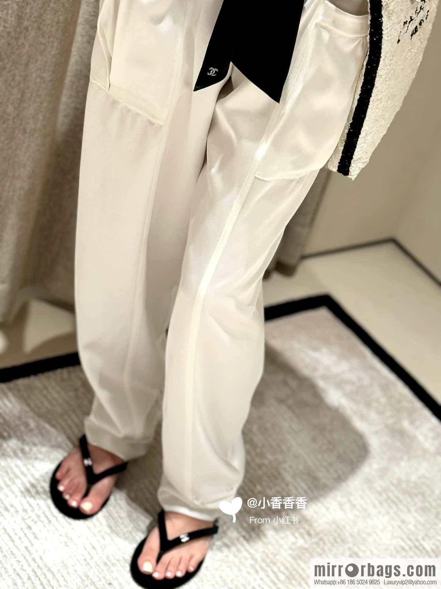 CHANEL Xiaoxiang spring and summer velvet, double C rhinestone buckle flip-flop slippers