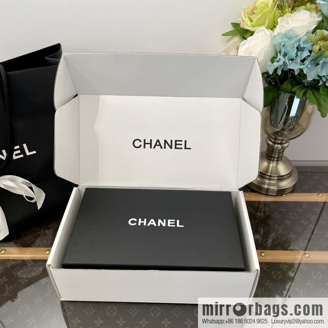 CHANEL Xiaoxiang spring and summer velvet, double C rhinestone buckle flip-flop slippers