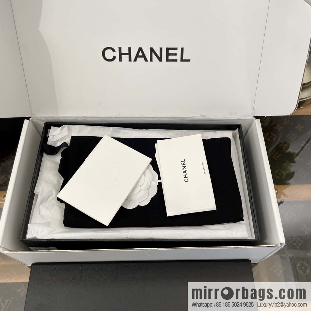 CHANEL Xiaoxiang spring and summer velvet, double C rhinestone buckle flip-flop slippers