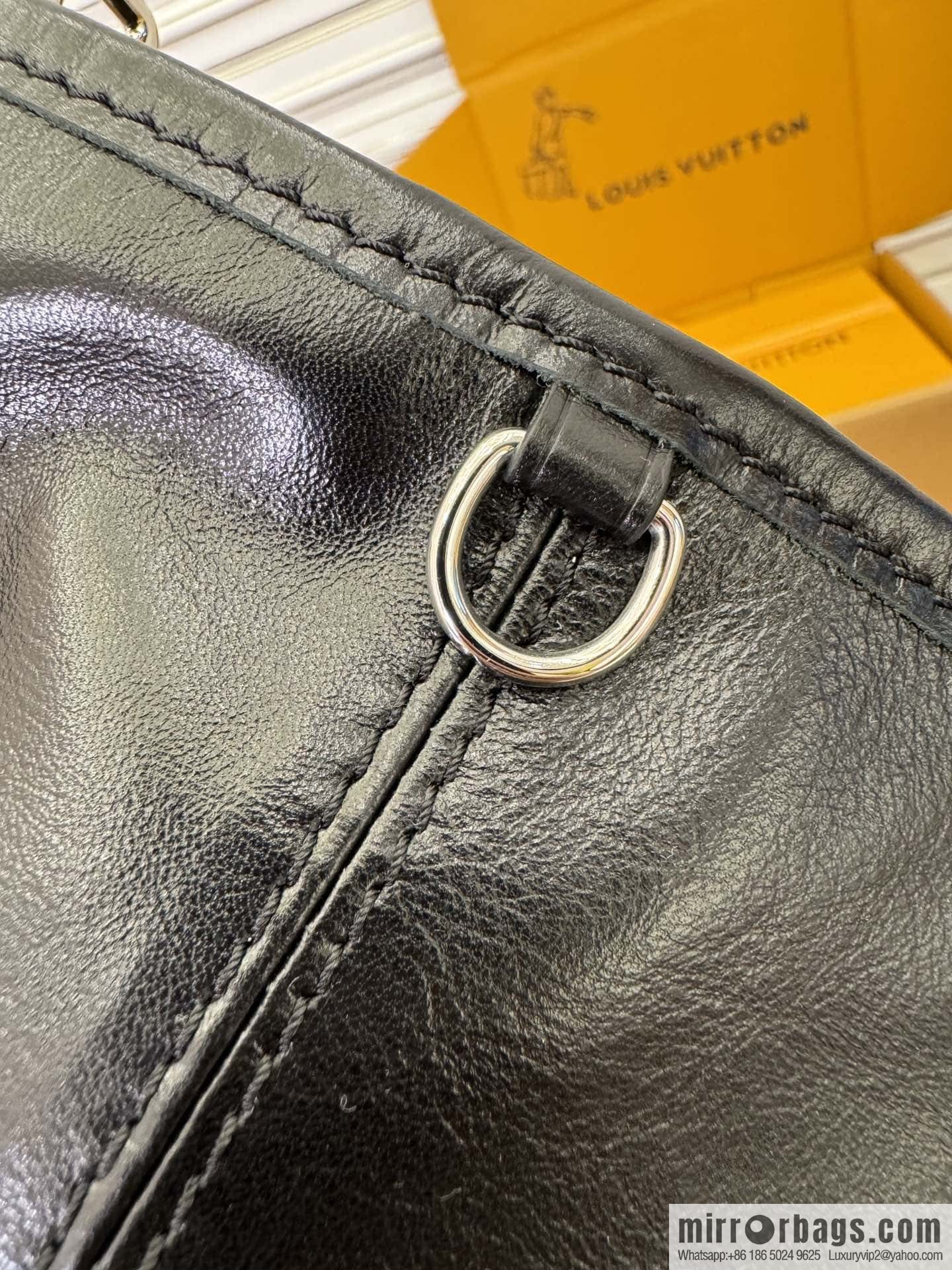 LV M25143 New CARRYALL DARK medium handbag of the season