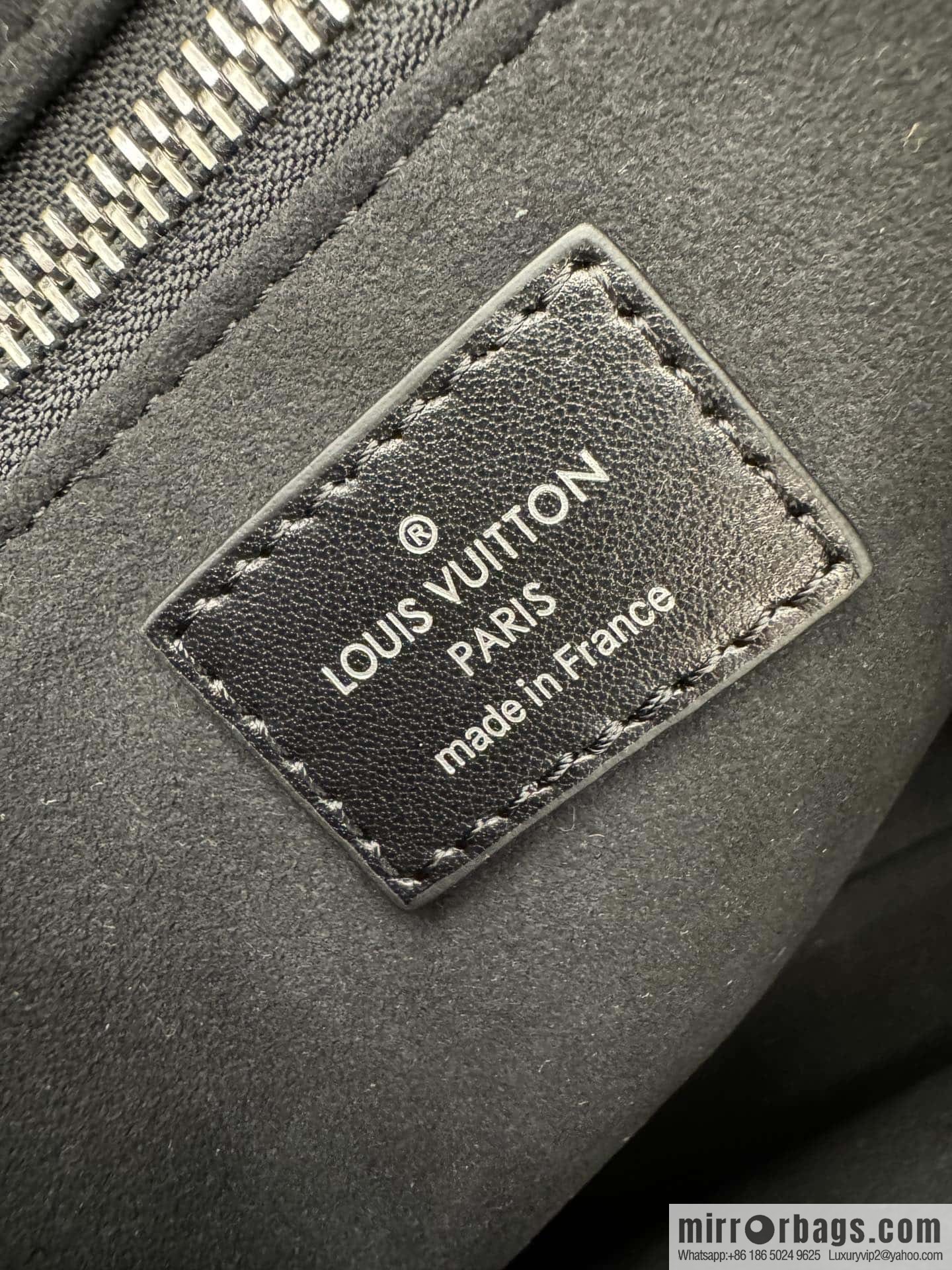 LV M25143 New CARRYALL DARK medium handbag of the season