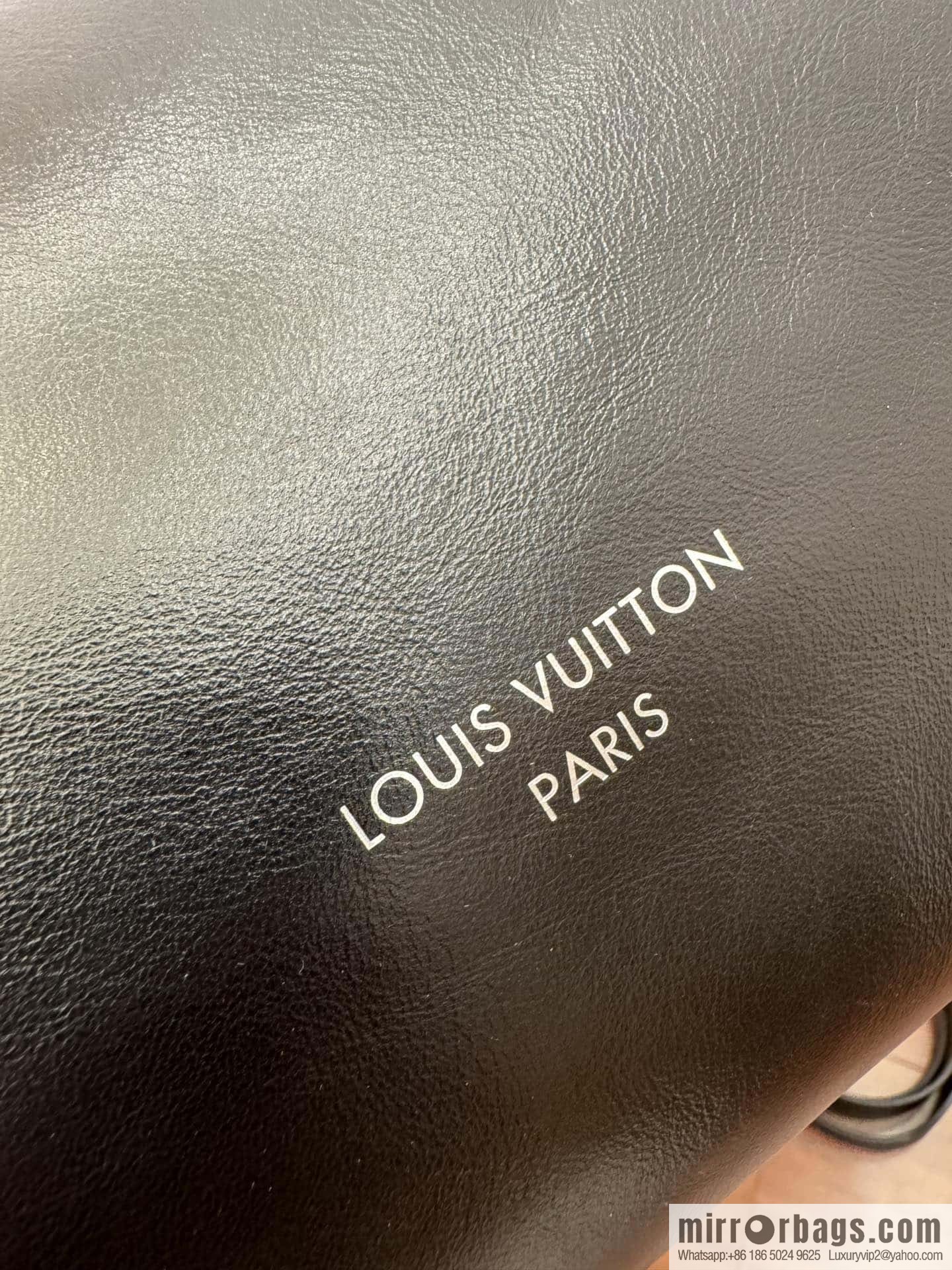LV M25143 New CARRYALL DARK medium handbag of the season