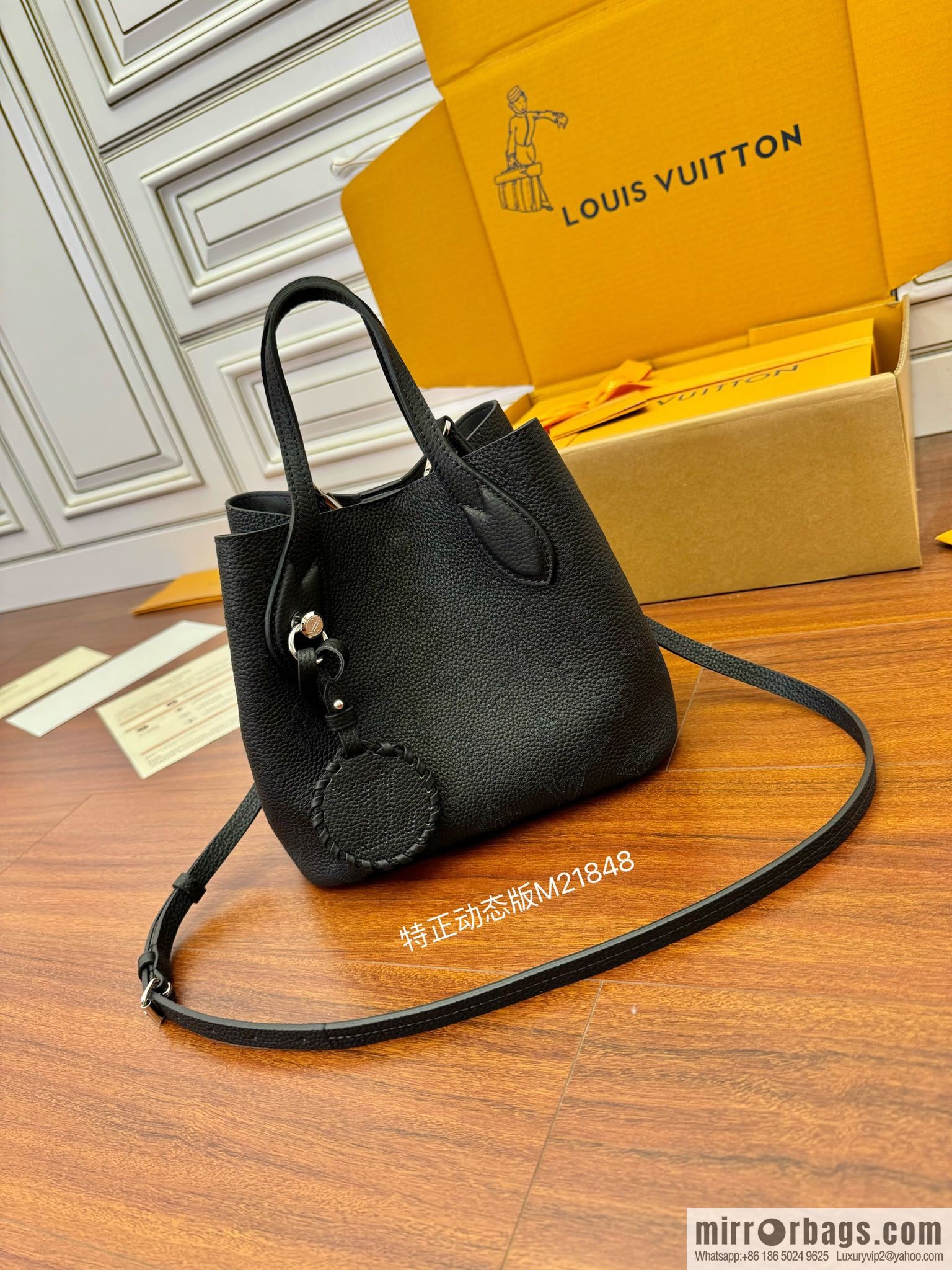 LV M21848 BLOSSOM Small handbag