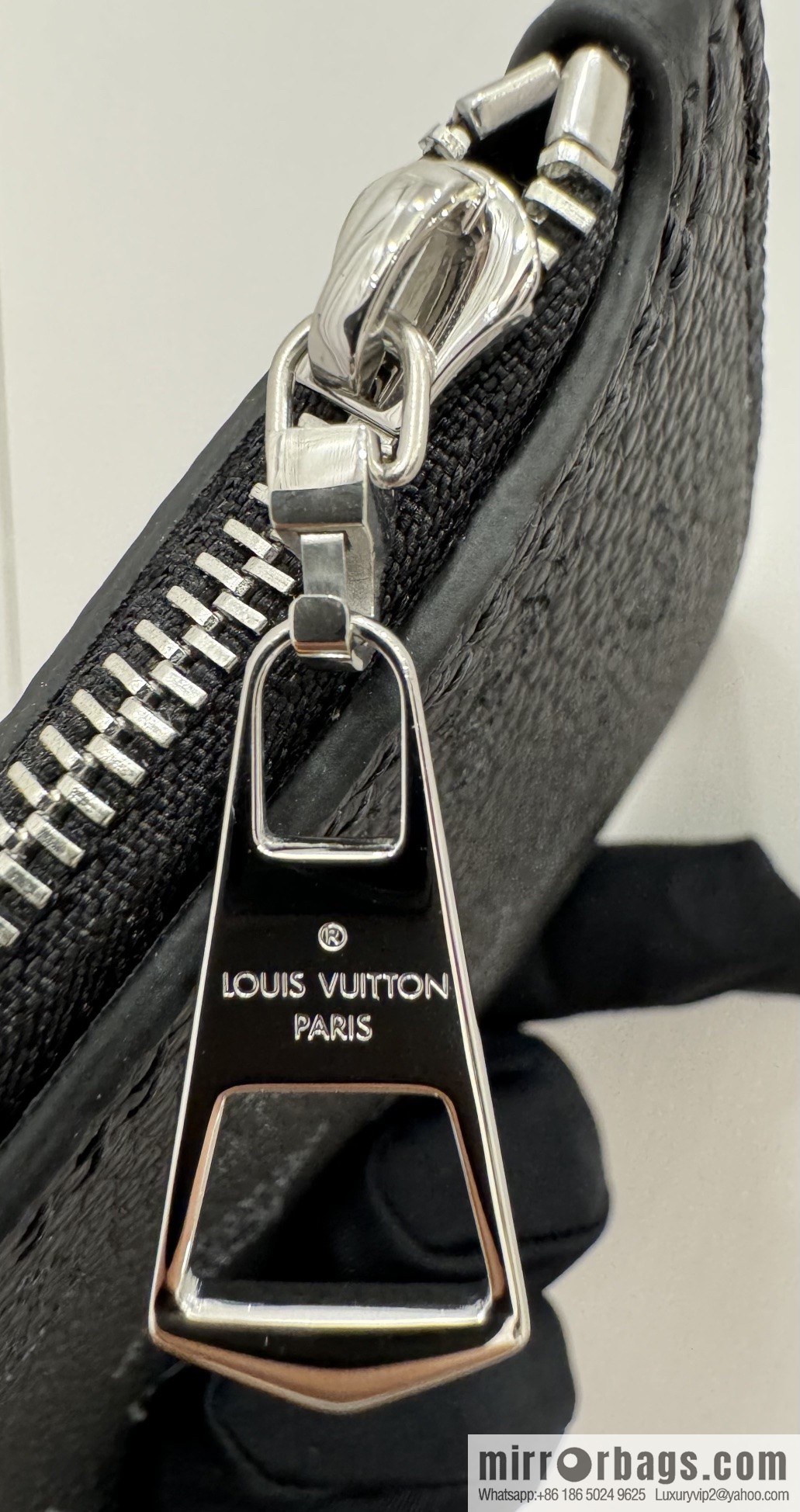 LV M21848 BLOSSOM Small handbag