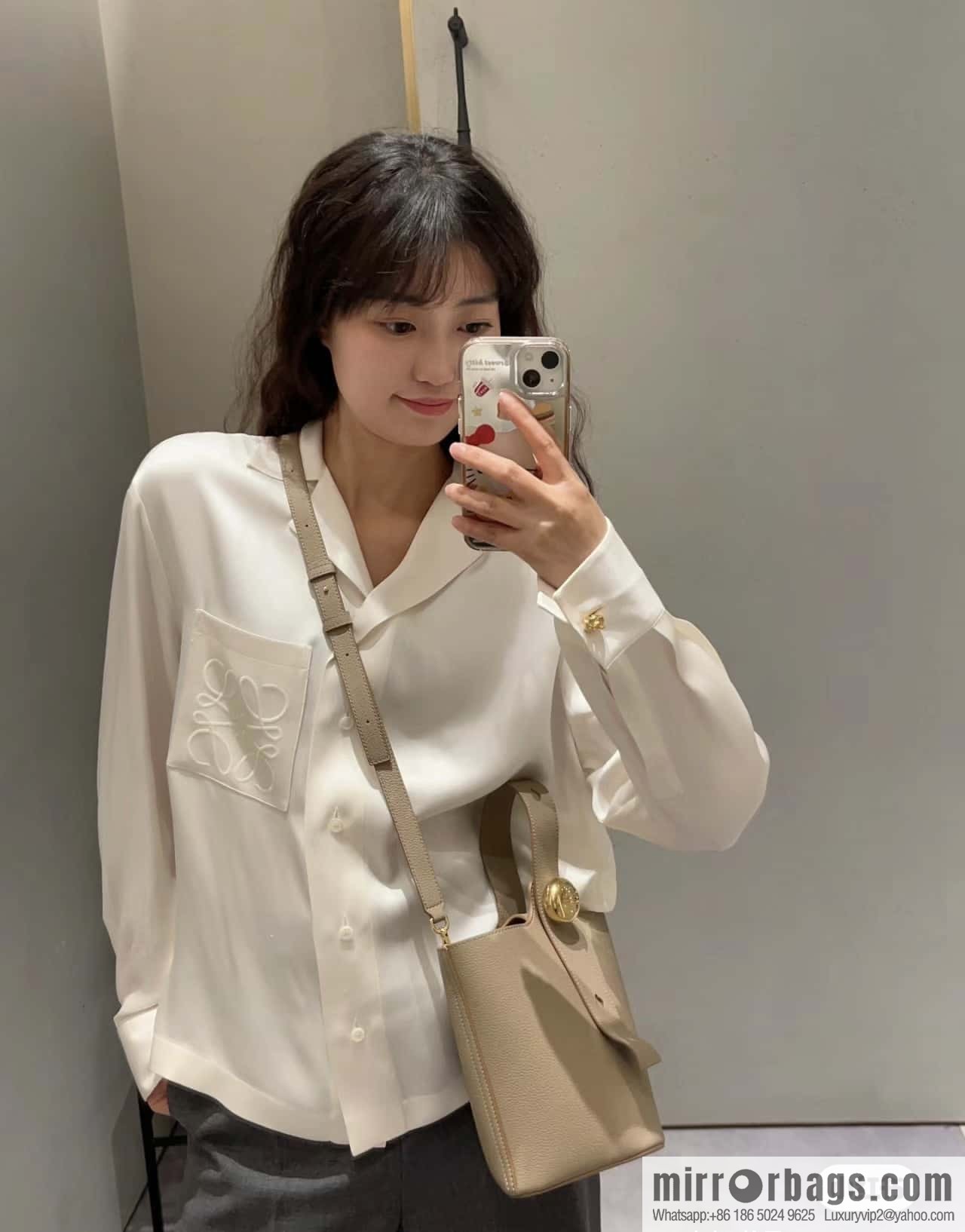 LOEWE latest 𝑷𝒆𝒃𝒃𝒍𝒆 bucket bag 0705 sand color