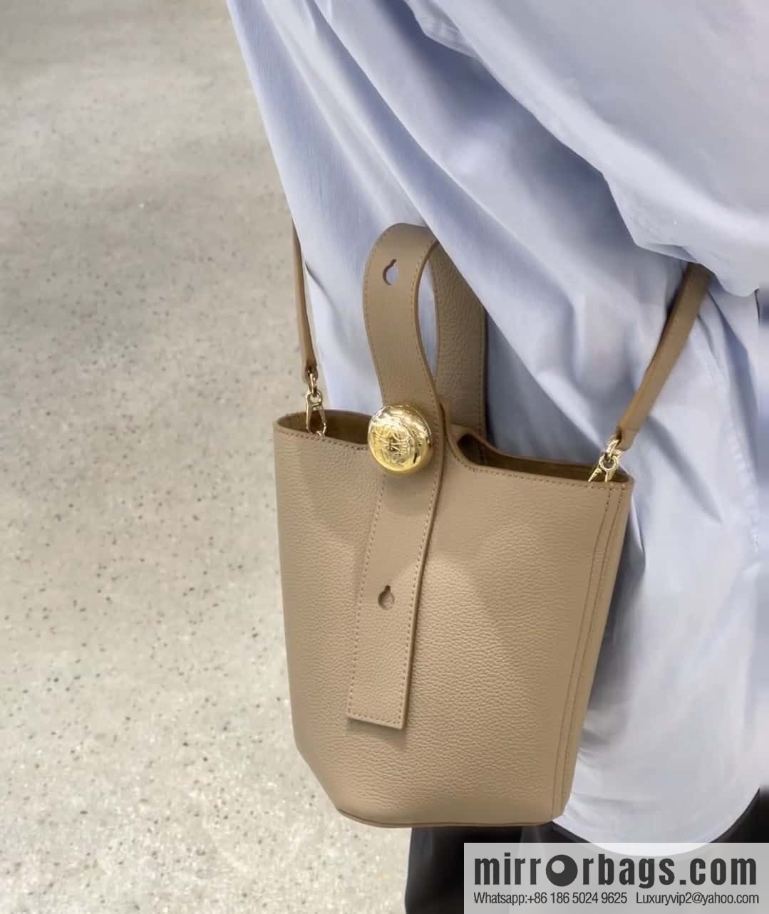 LOEWE latest 𝑷𝒆𝒃𝒃𝒍𝒆 bucket bag 0705 sand color
