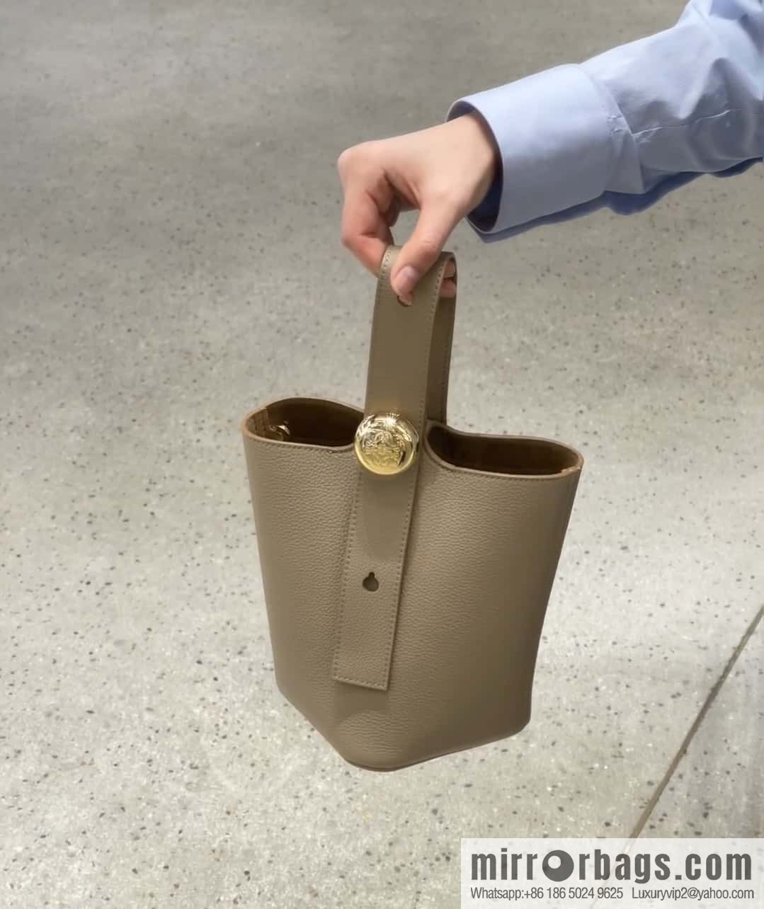 LOEWE latest 𝑷𝒆𝒃𝒃𝒍𝒆 bucket bag 0705 sand color