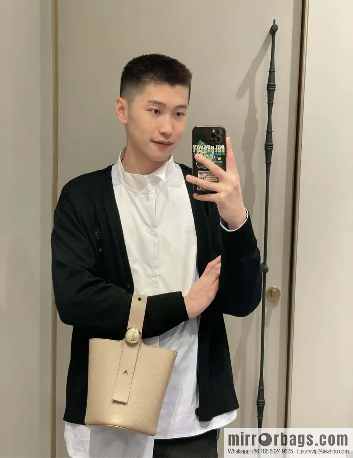 LOEWE latest 𝑷𝒆𝒃𝒃𝒍𝒆 bucket bag 0705 sand color