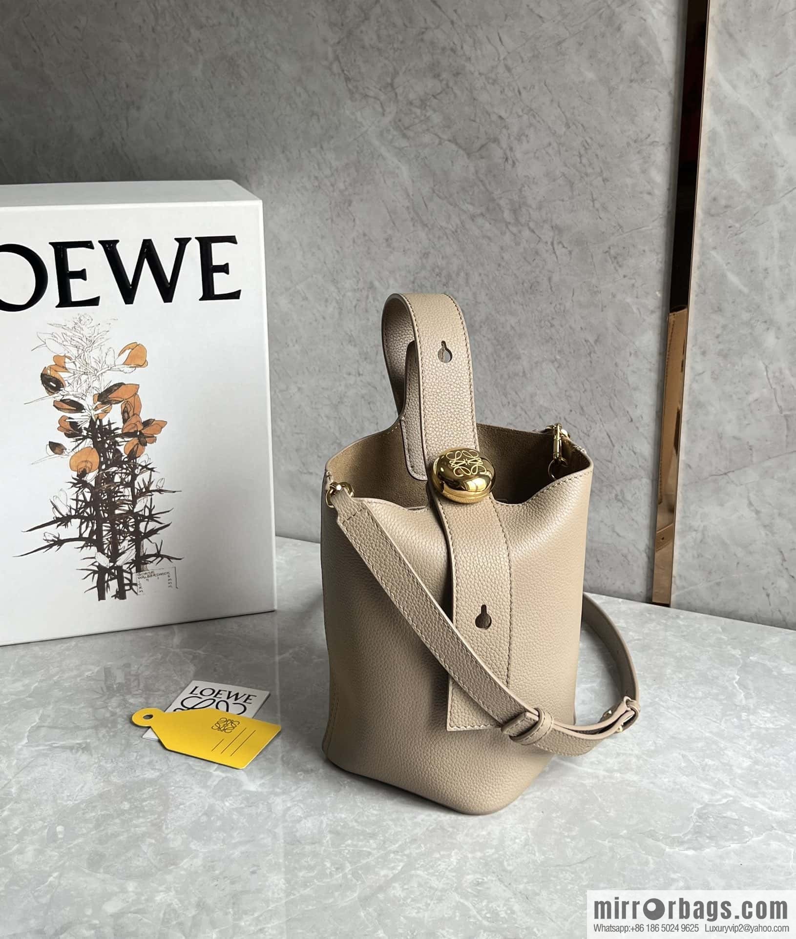 LOEWE latest 𝑷𝒆𝒃𝒃𝒍𝒆 bucket bag 0705 sand color