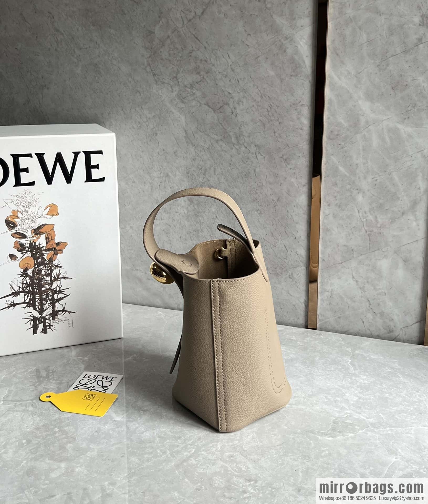 LOEWE latest 𝑷𝒆𝒃𝒃𝒍𝒆 bucket bag 0705 sand color