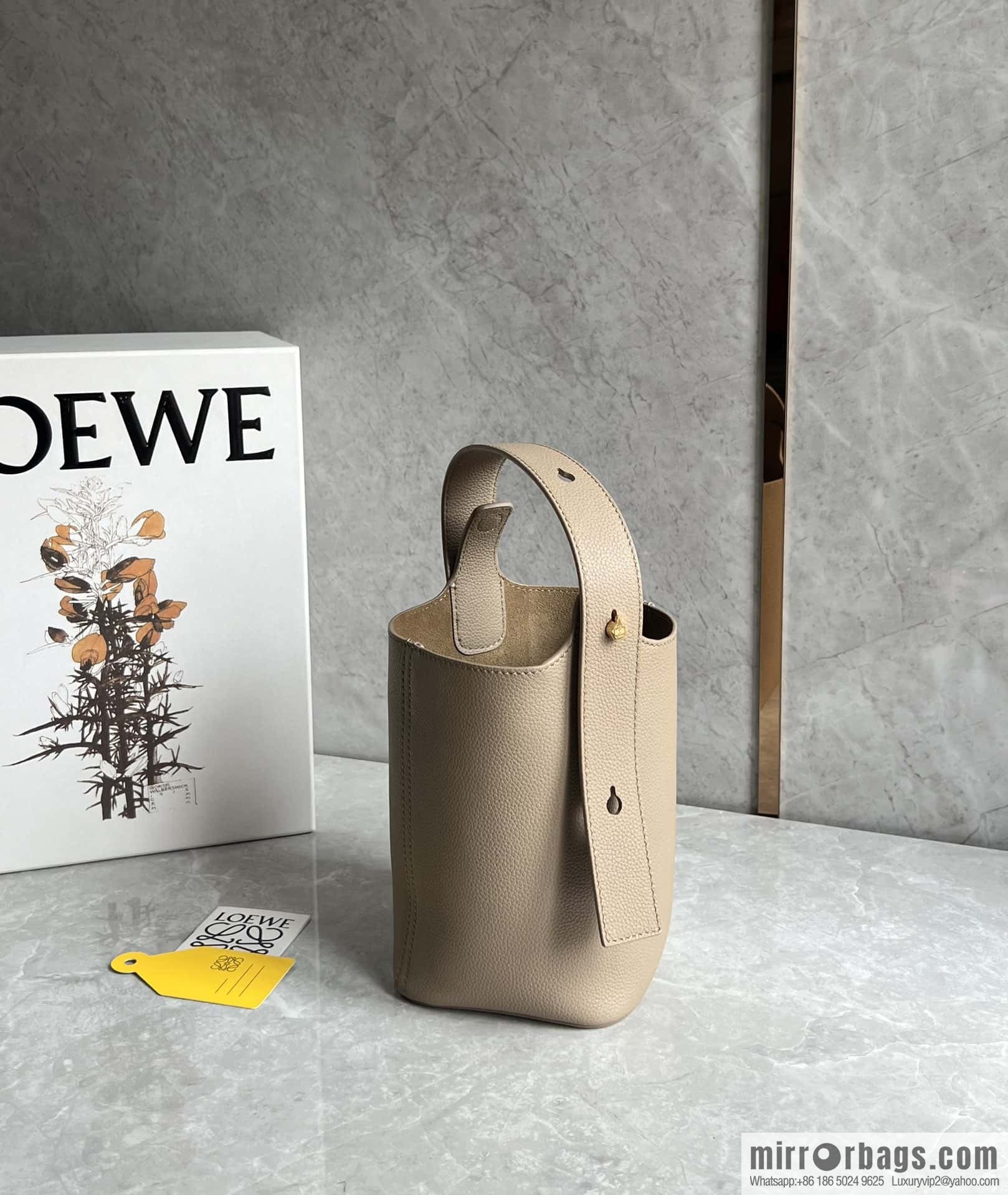 LOEWE latest 𝑷𝒆𝒃𝒃𝒍𝒆 bucket bag 0705 sand color