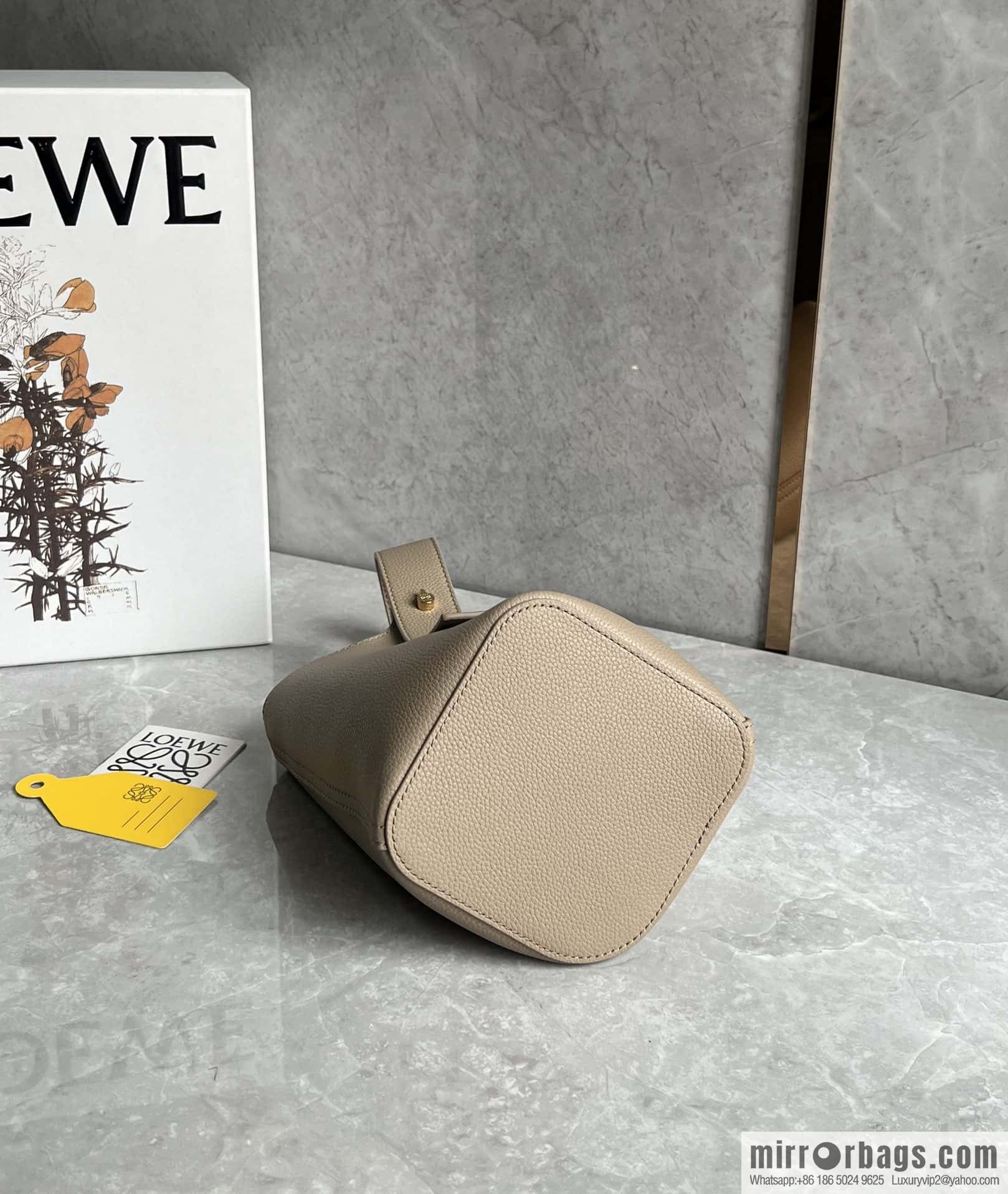 LOEWE latest 𝑷𝒆𝒃𝒃𝒍𝒆 bucket bag 0705 sand color