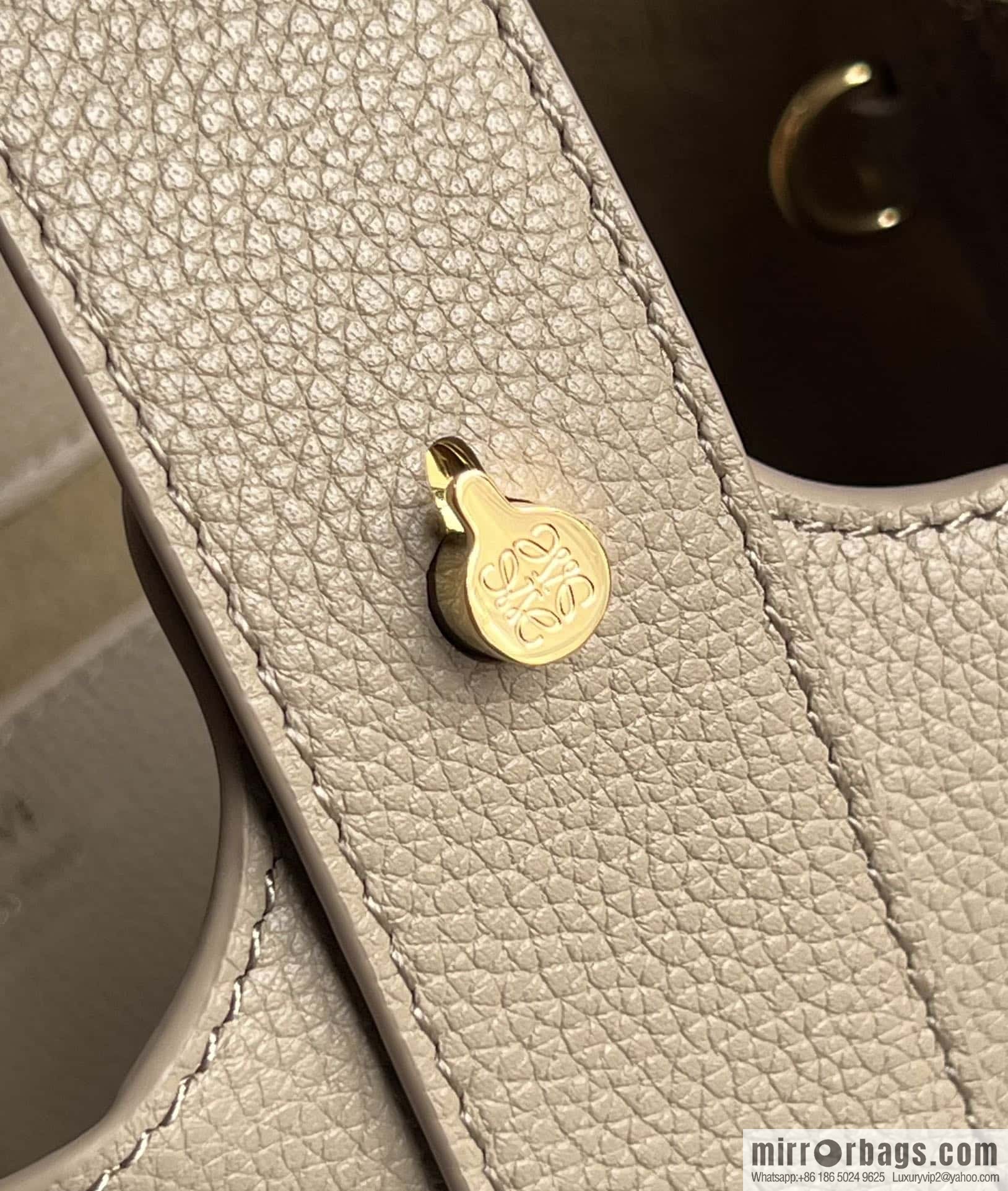 LOEWE latest 𝑷𝒆𝒃𝒃𝒍𝒆 bucket bag 0705 sand color