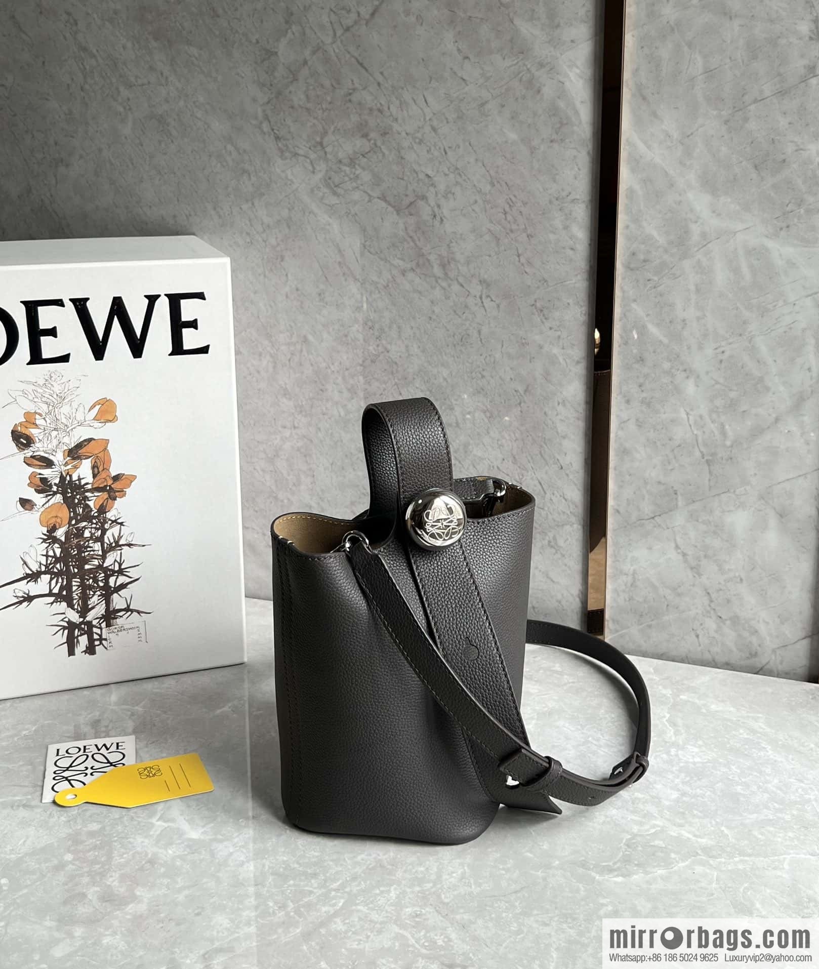 LOEWE latest 𝑷𝒆𝒃𝒃𝒍𝒆 bucket bag 0705 lychee pattern black