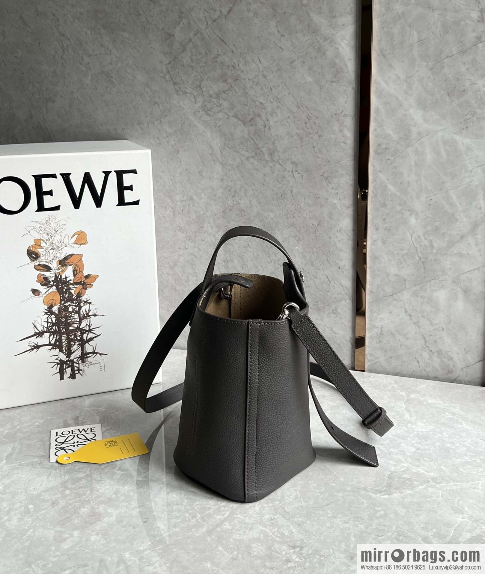 LOEWE latest 𝑷𝒆𝒃𝒃𝒍𝒆 bucket bag 0705 lychee pattern black