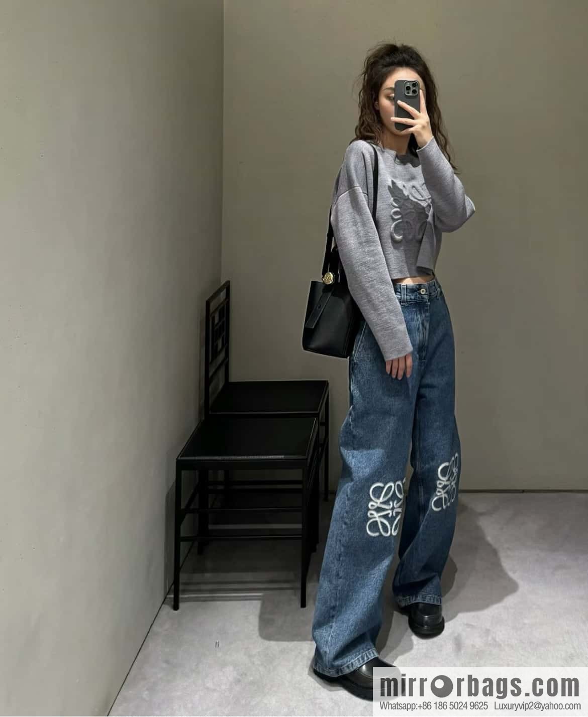 LOEWE 𝑷𝒆𝒃𝒃𝒍𝒆 bucket bag 0705 black