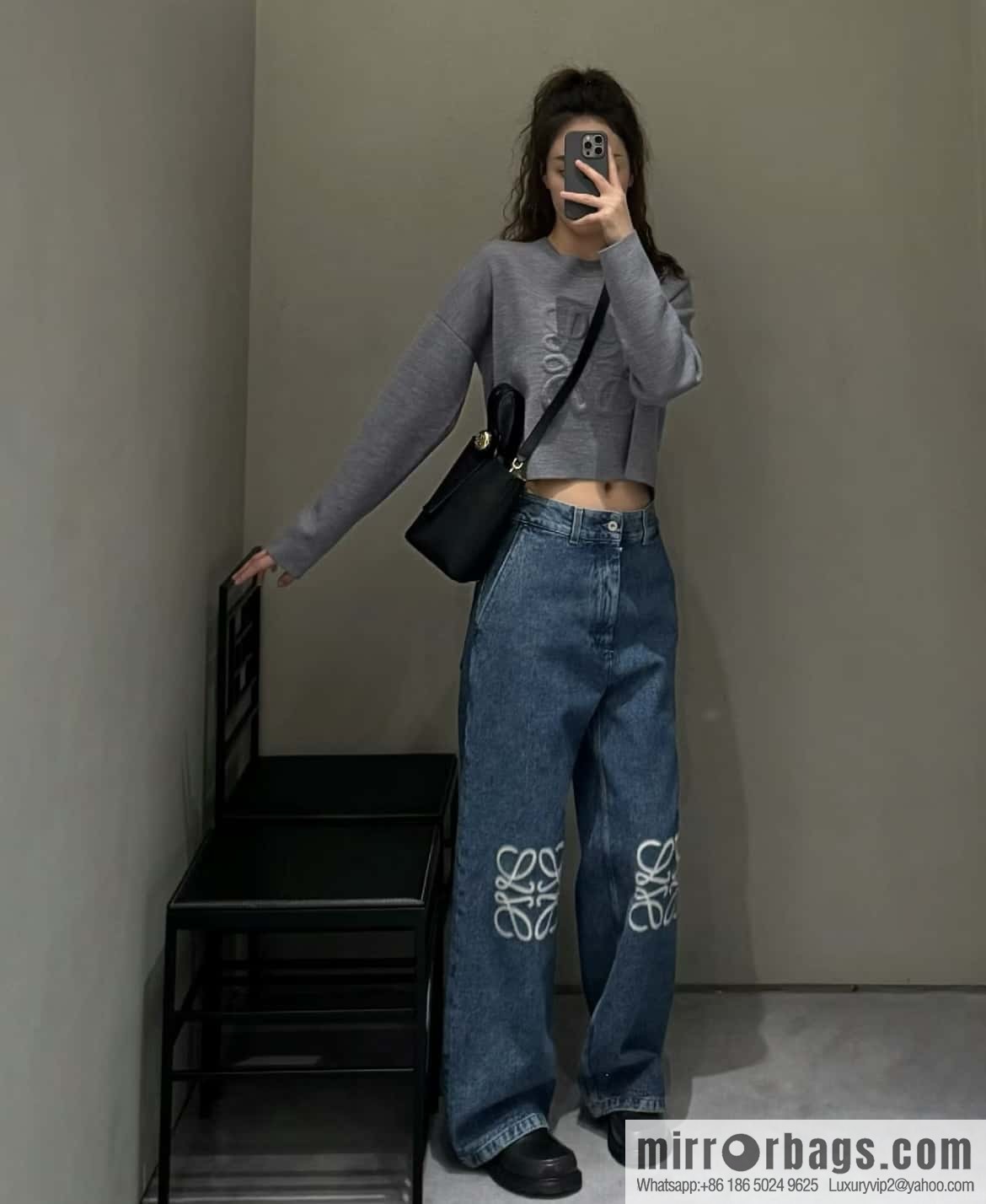 LOEWE 𝑷𝒆𝒃𝒃𝒍𝒆 bucket bag 0705 black