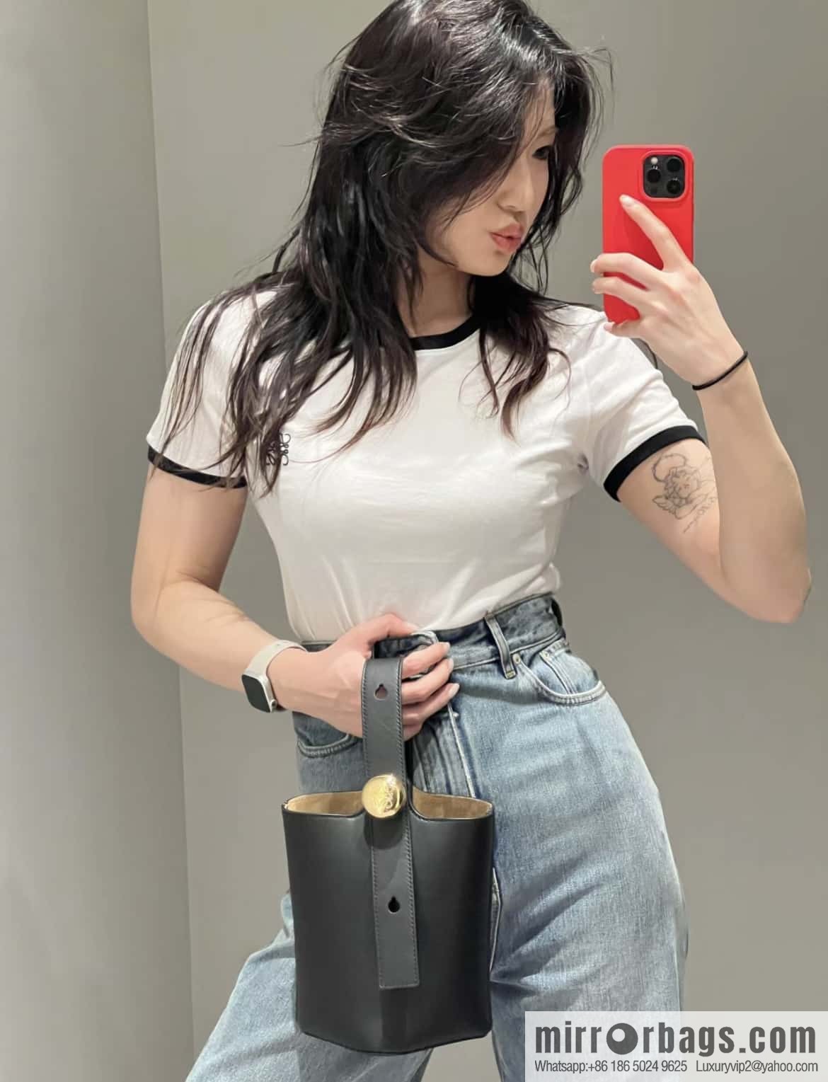 LOEWE 𝑷𝒆𝒃𝒃𝒍𝒆 bucket bag 0705 black