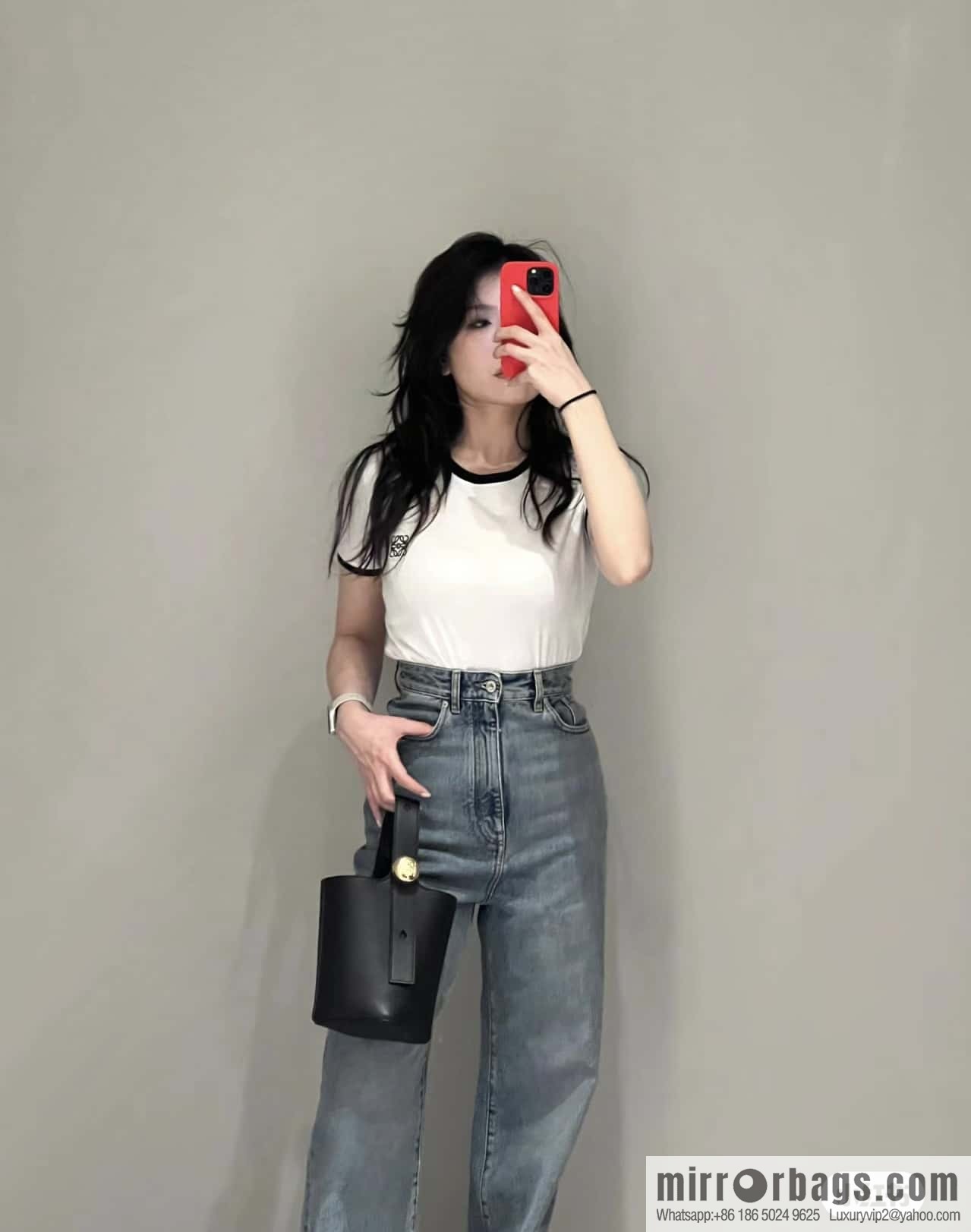 LOEWE 𝑷𝒆𝒃𝒃𝒍𝒆 bucket bag 0705 black