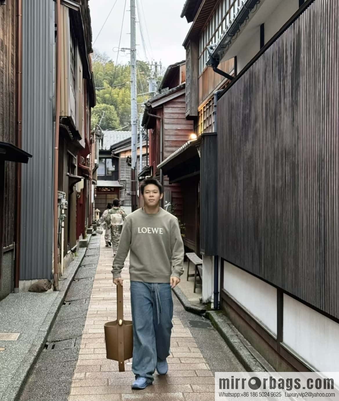 LOEWE latest 𝑷𝒆𝒃𝒃𝒍𝒆 bucket bag 0703 brown