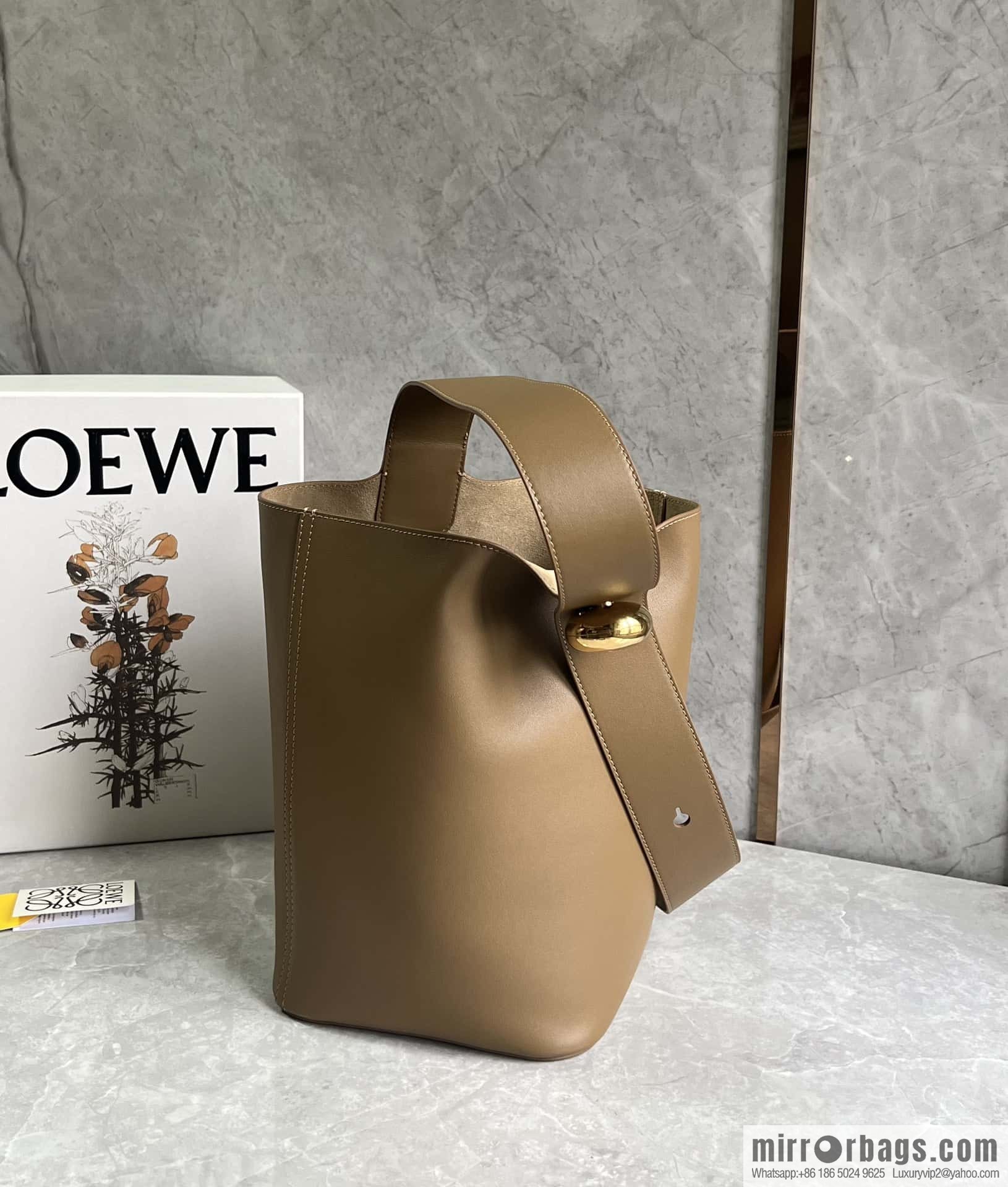 LOEWE latest 𝑷𝒆𝒃𝒃𝒍𝒆 bucket bag 0703 brown