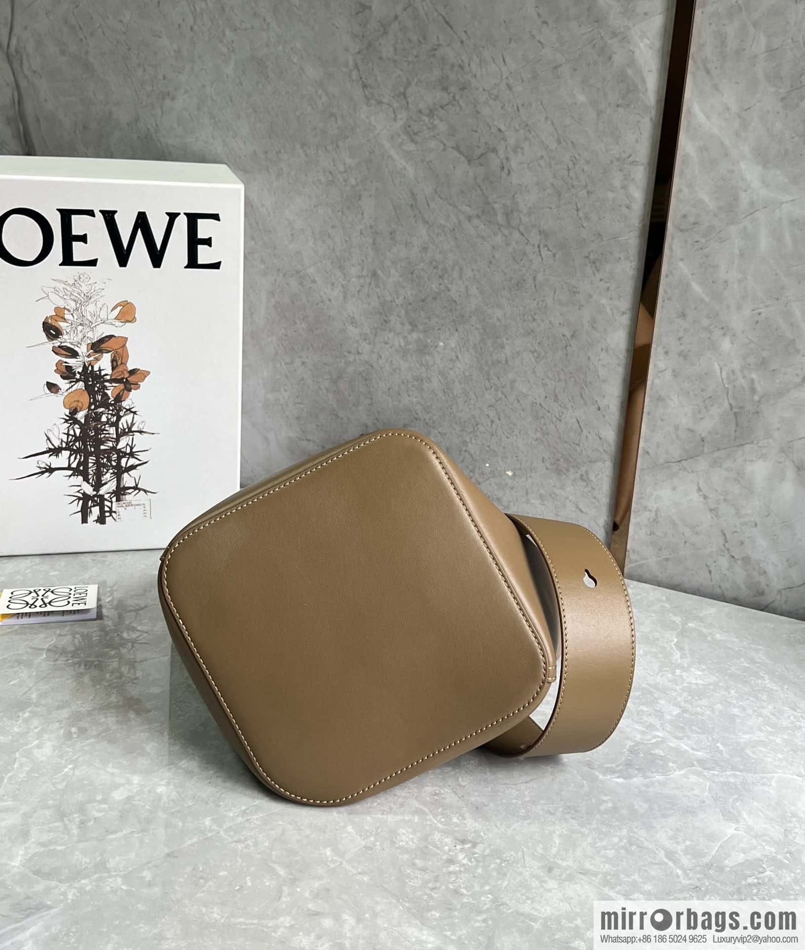 LOEWE latest 𝑷𝒆𝒃𝒃𝒍𝒆 bucket bag 0703 brown