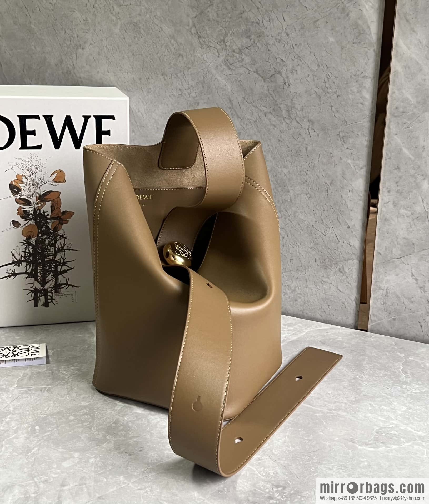 LOEWE latest 𝑷𝒆𝒃𝒃𝒍𝒆 bucket bag 0703 brown