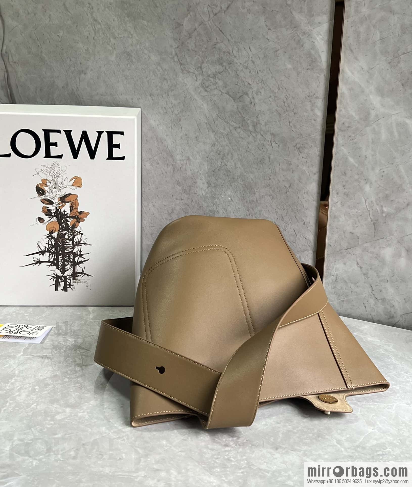 LOEWE latest 𝑷𝒆𝒃𝒃𝒍𝒆 bucket bag 0703 brown