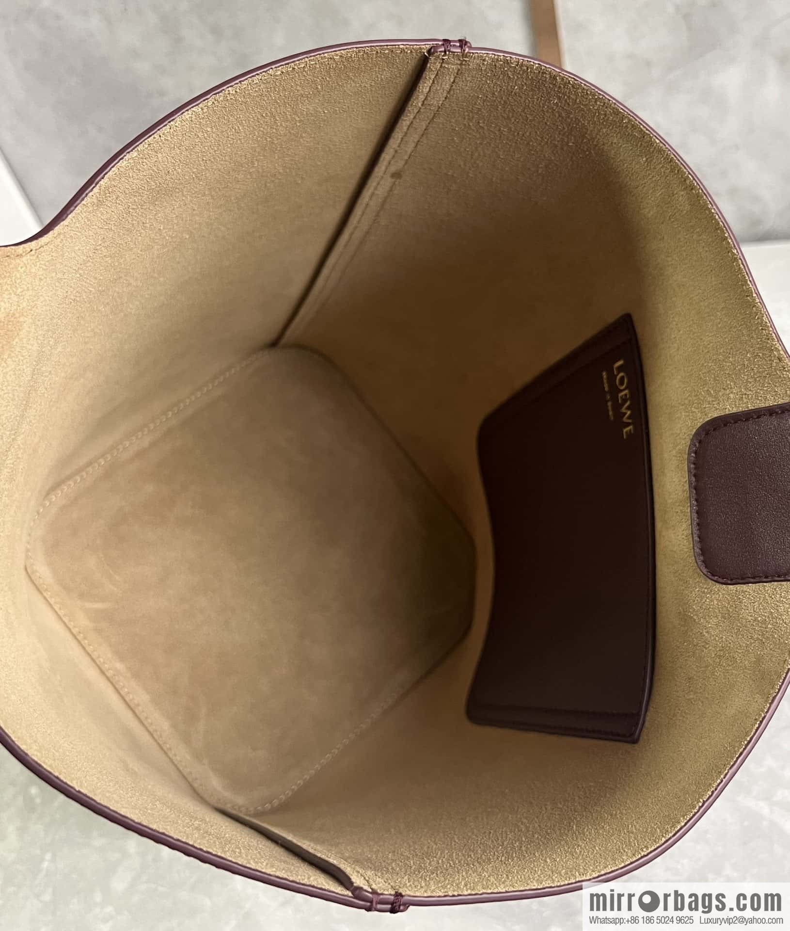 LOEWE Latest 𝑷𝒆𝒃𝒃𝒍𝒆 bucket bag 0703