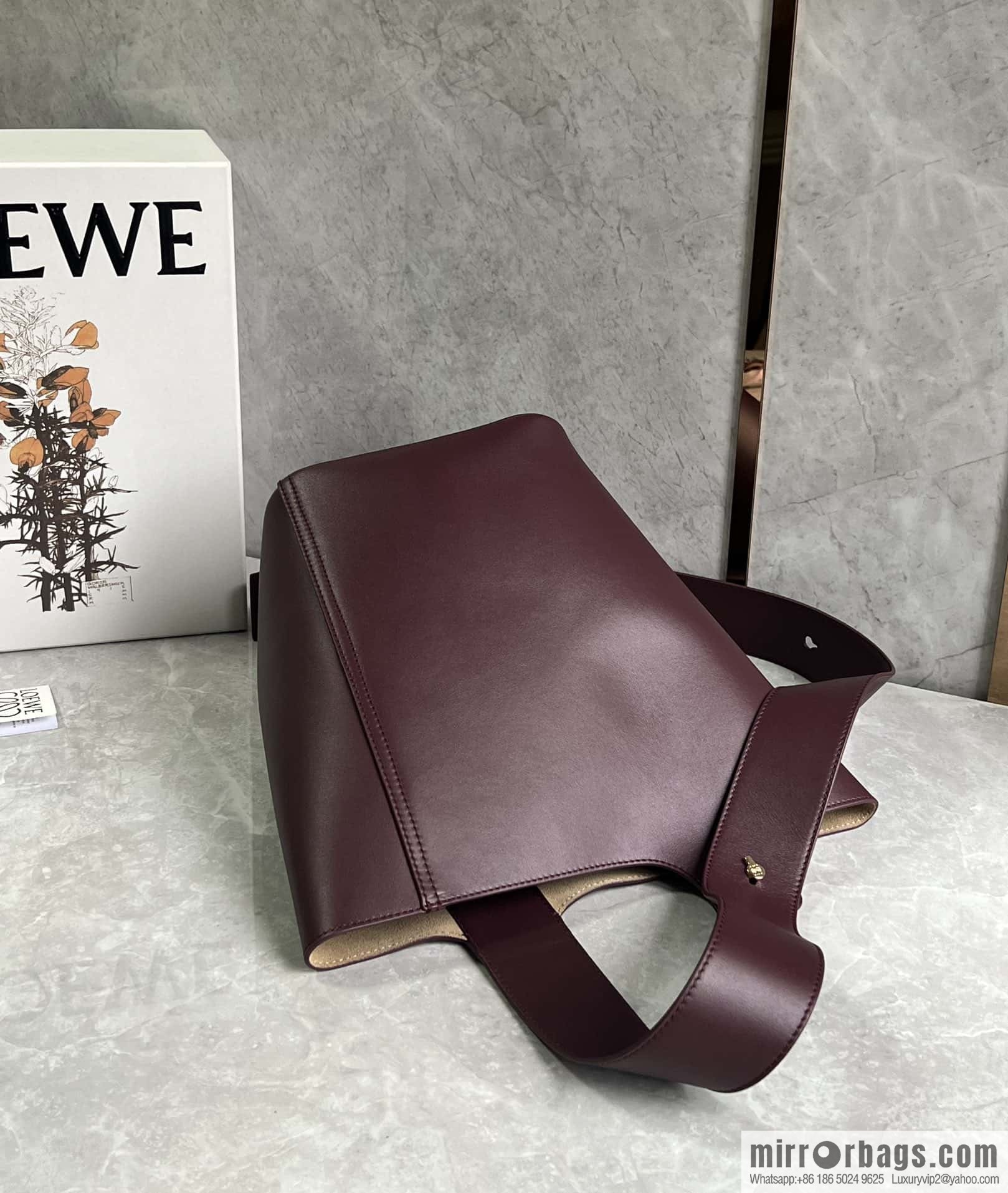 LOEWE Latest 𝑷𝒆𝒃𝒃𝒍𝒆 bucket bag 0703