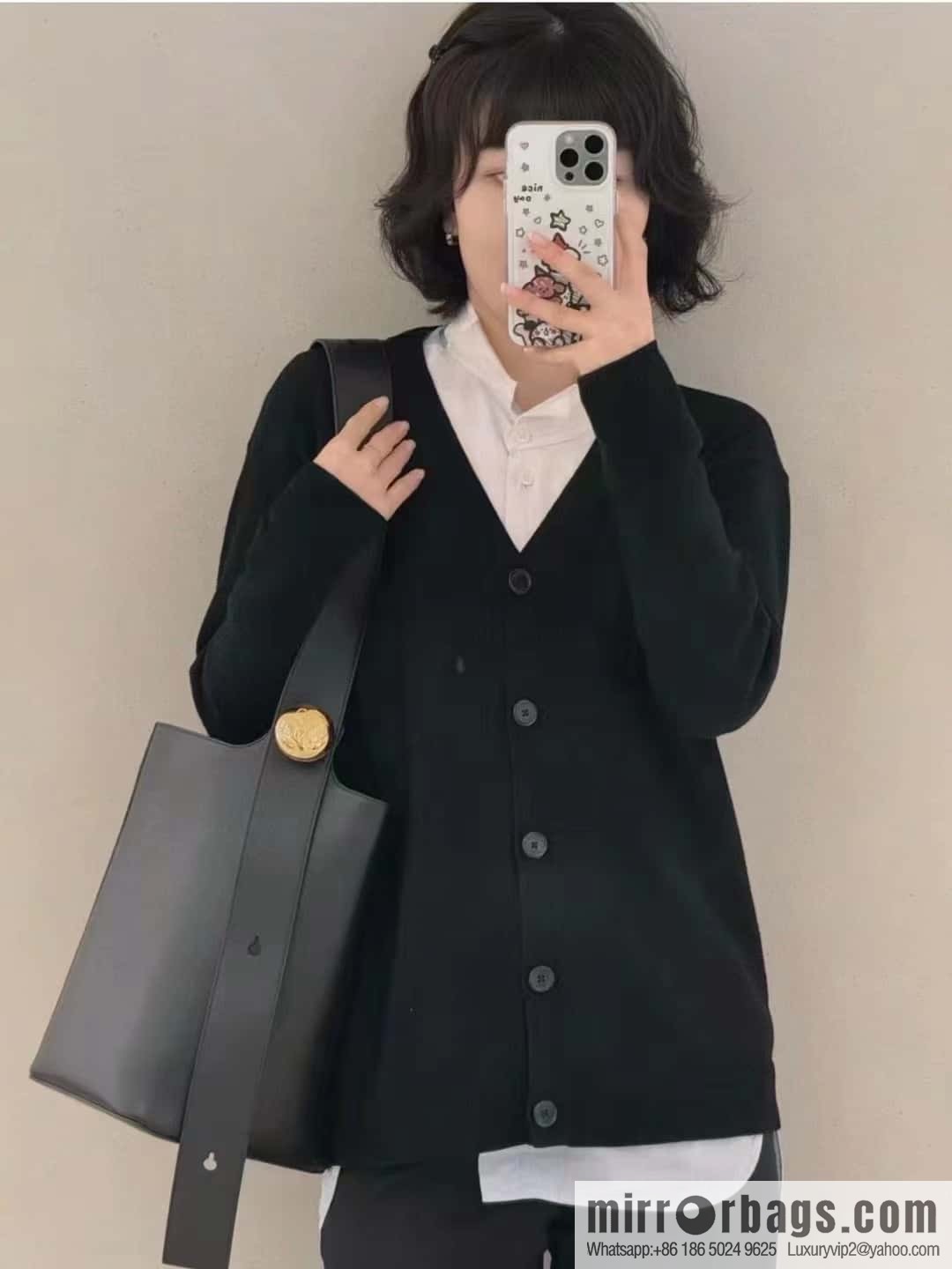 LOEWE 𝑷𝒆𝒃𝒃𝒍𝒆 bucket bag 0703 black