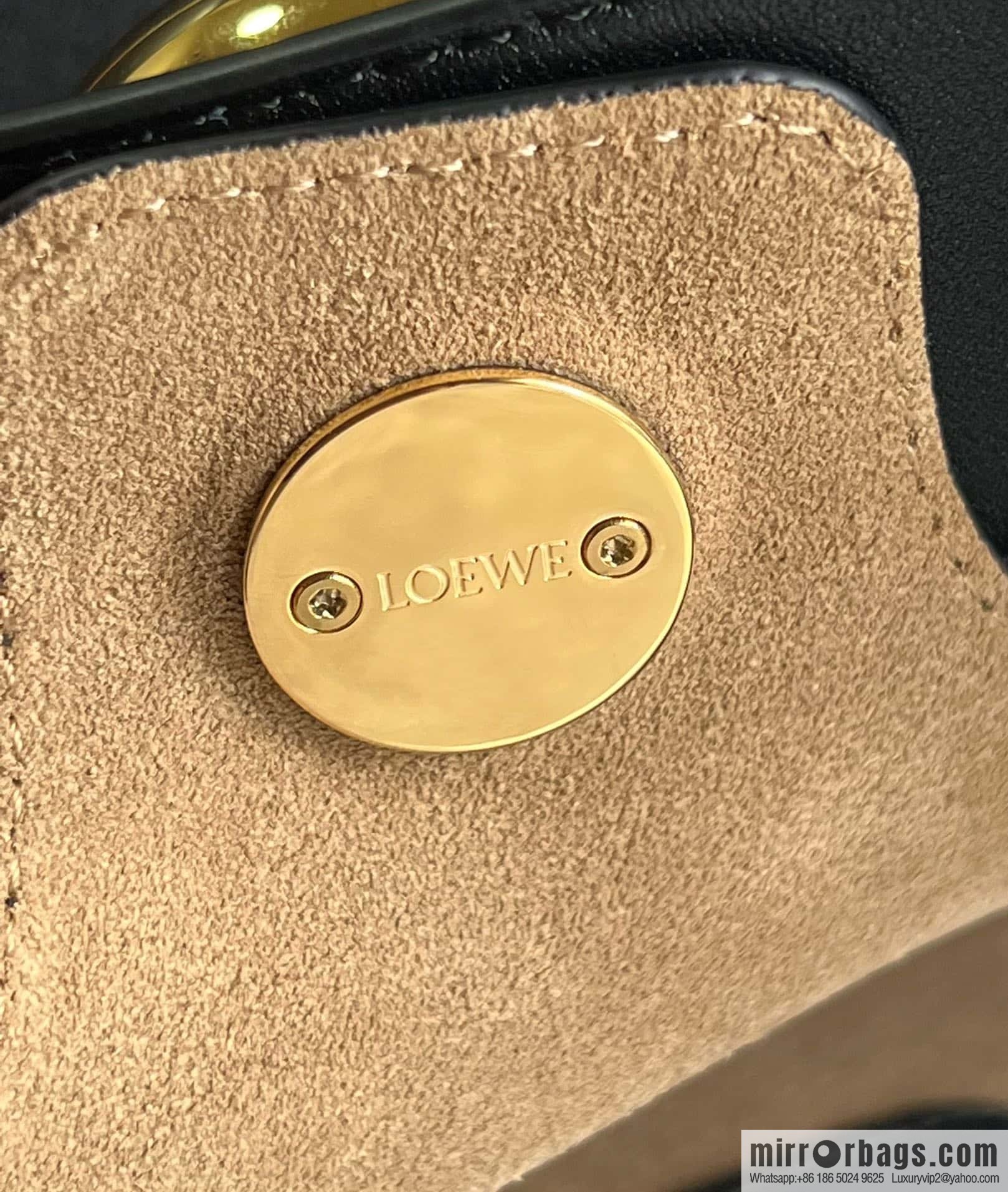 LOEWE 𝑷𝒆𝒃𝒃𝒍𝒆 bucket bag 0703 black