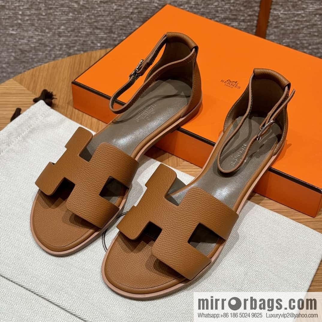 Hermès H's must-wear sandals in spring and summer