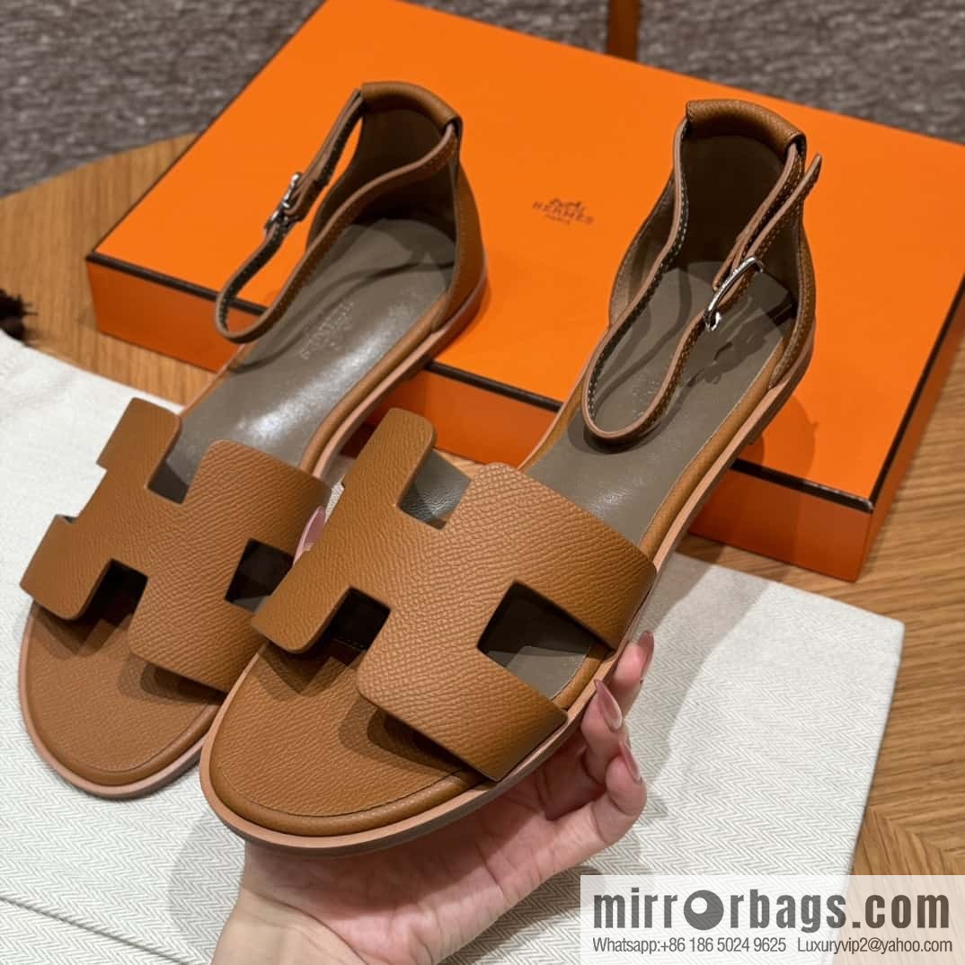 Hermès H's must-wear sandals in spring and summer
