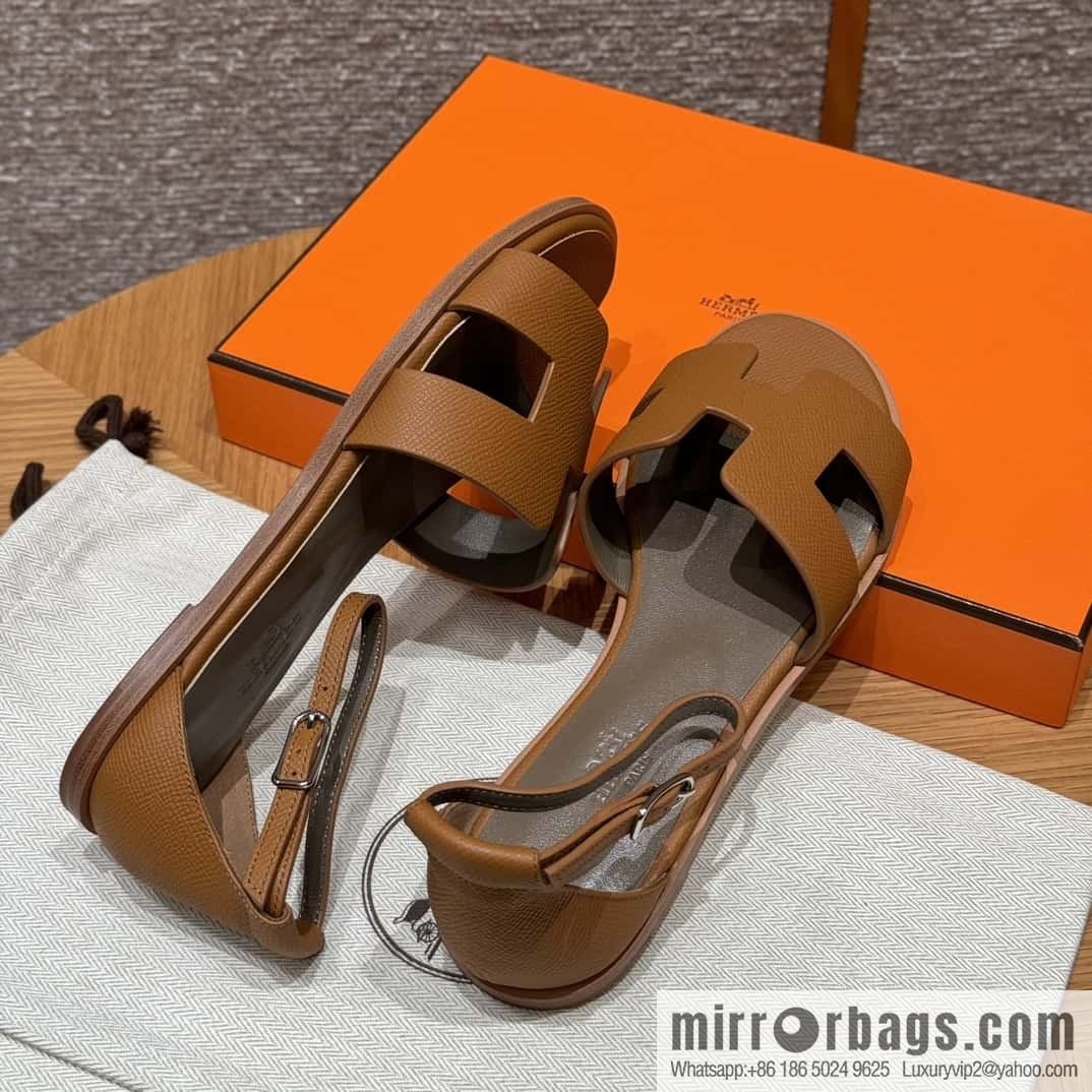 Hermès H's must-wear sandals in spring and summer