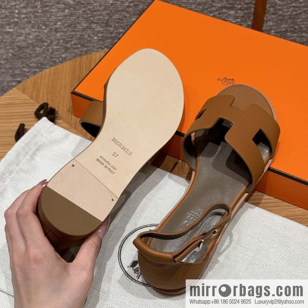 Hermès H's must-wear sandals in spring and summer
