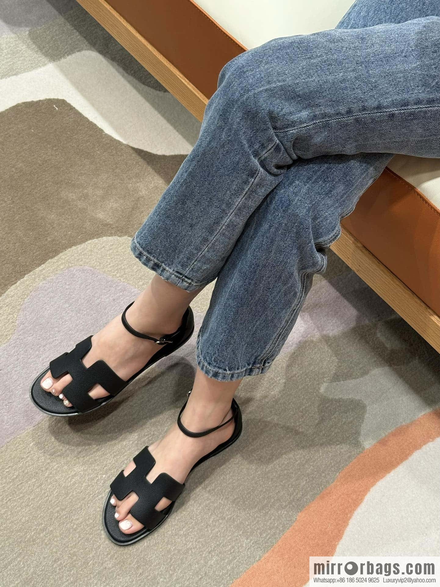 Hermès H's must-wear sandals in spring and summer