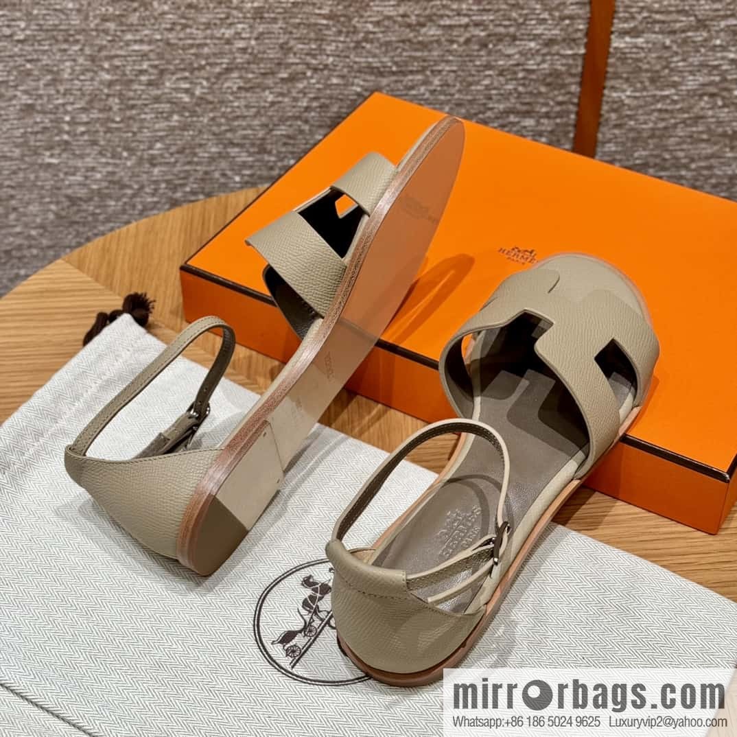 Hermès H's must-wear sandals in spring and summer