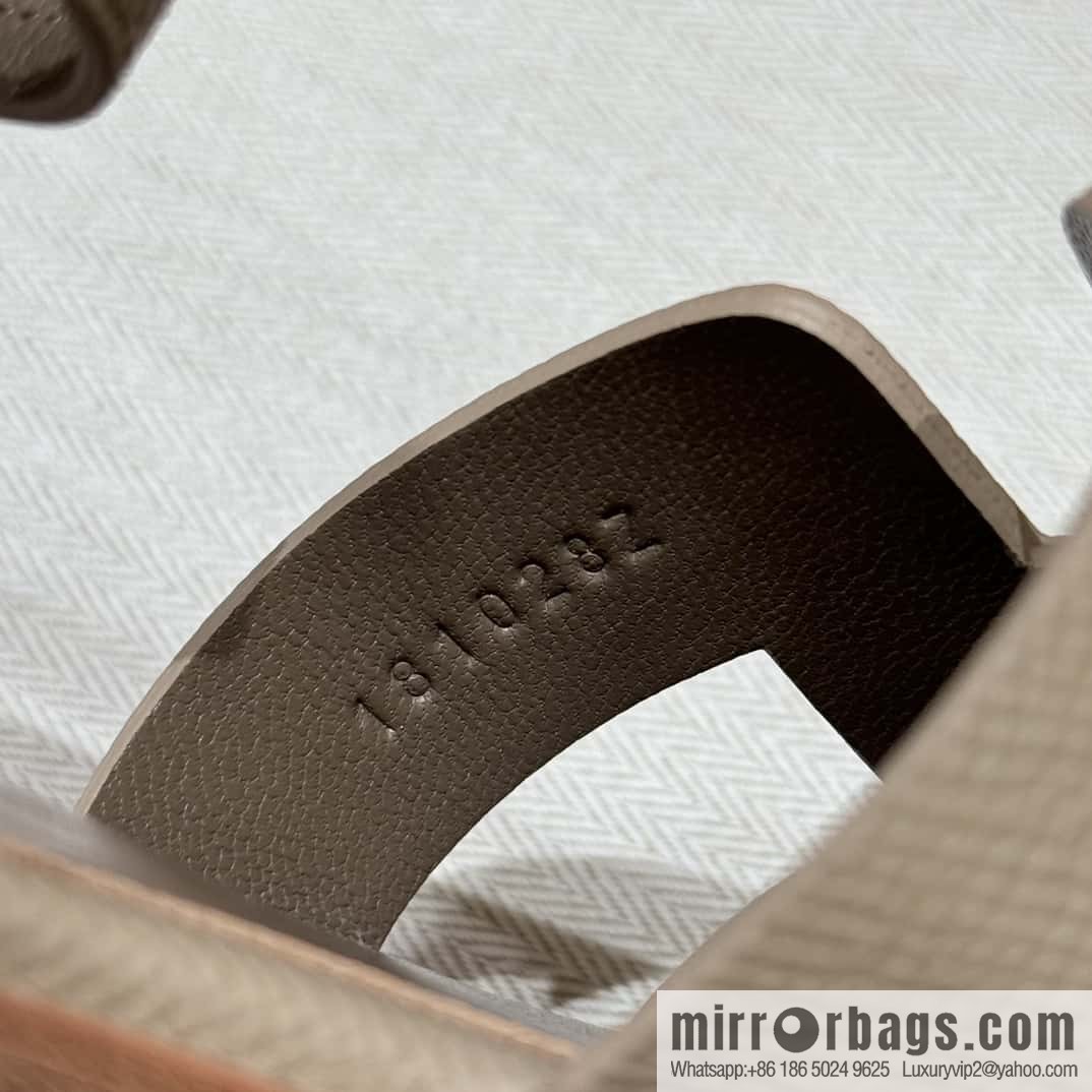 Hermès H's must-wear sandals in spring and summer