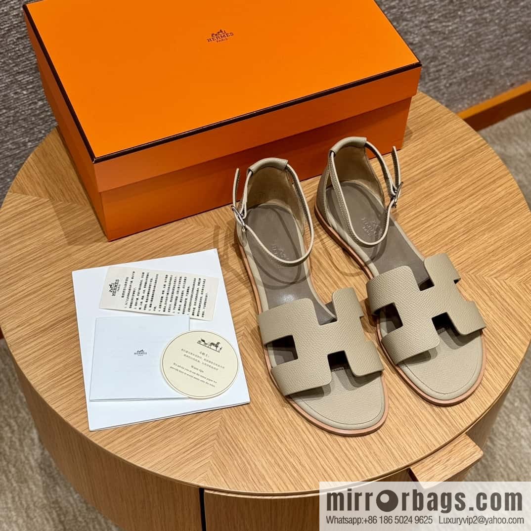 Hermès H's must-wear sandals in spring and summer