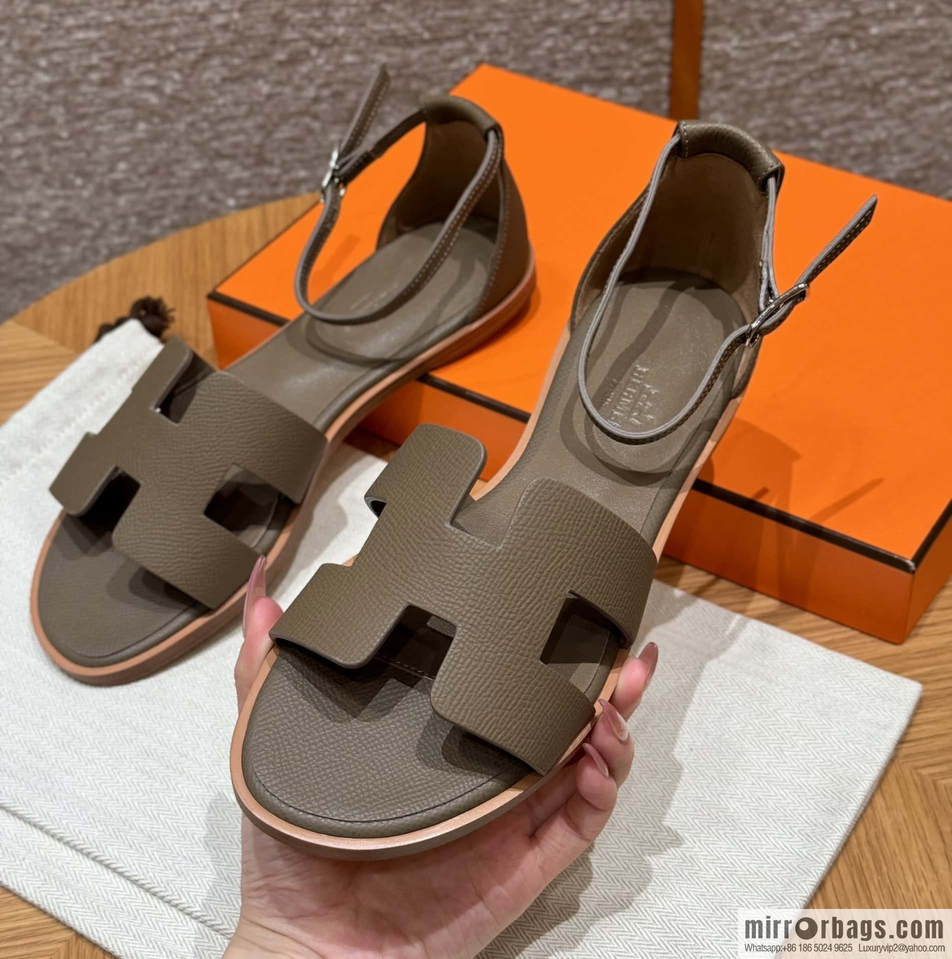 Hermès H's must-wear sandals in spring and summer