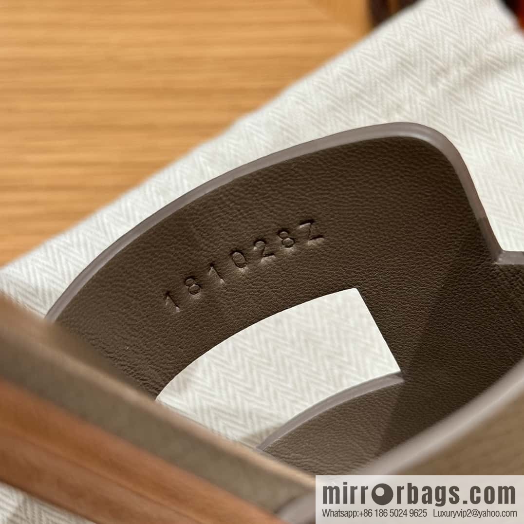 Hermès H's must-wear sandals in spring and summer