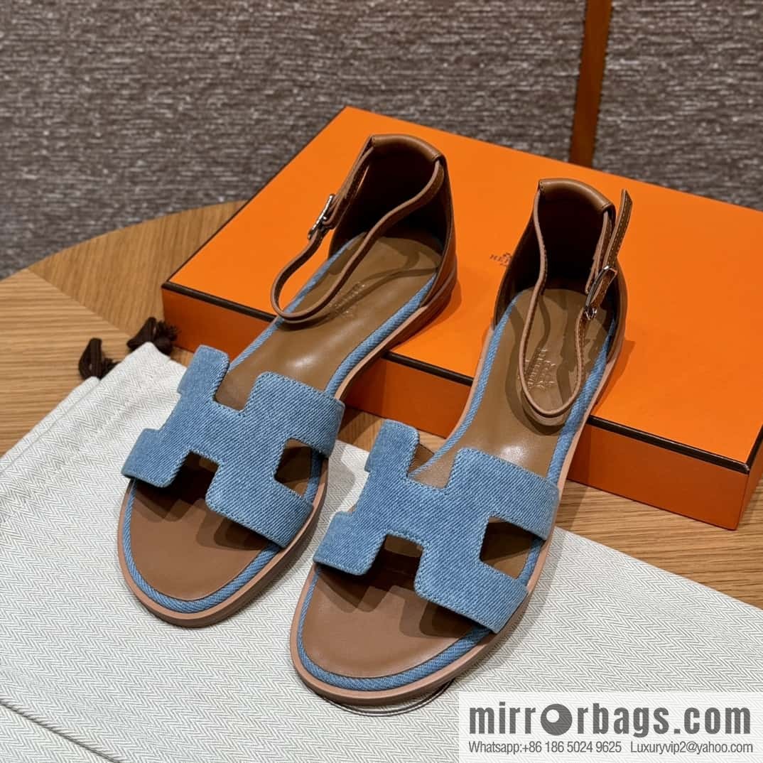 Hermès H's must-wear sandals in spring and summer